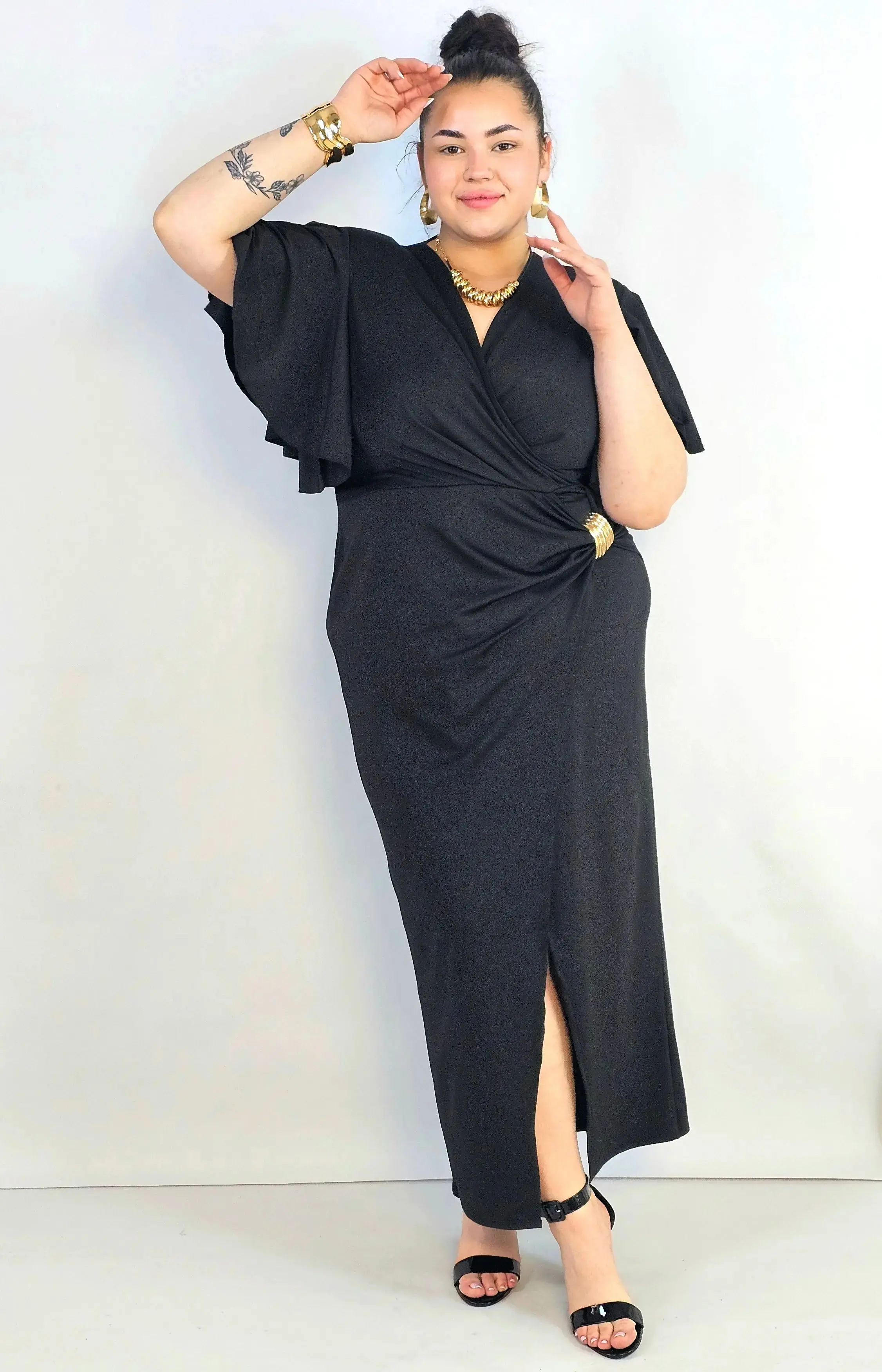 Sukienka plus size kopertowa z falbankowym rękawem – elegancja XXL - Image 9