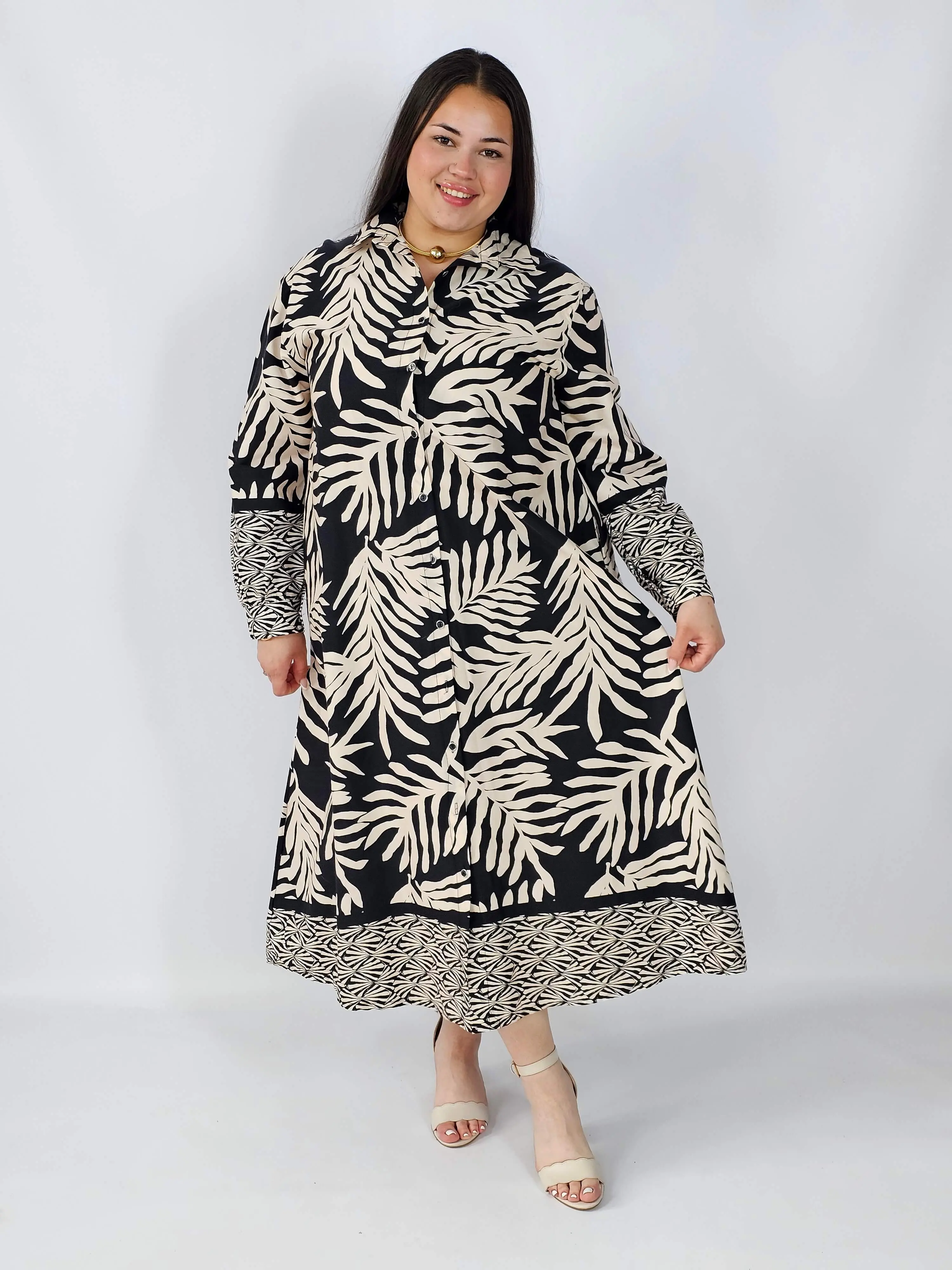 Sukienka plus size koszulowa midi – lekka, stylowa i ponadczasowa