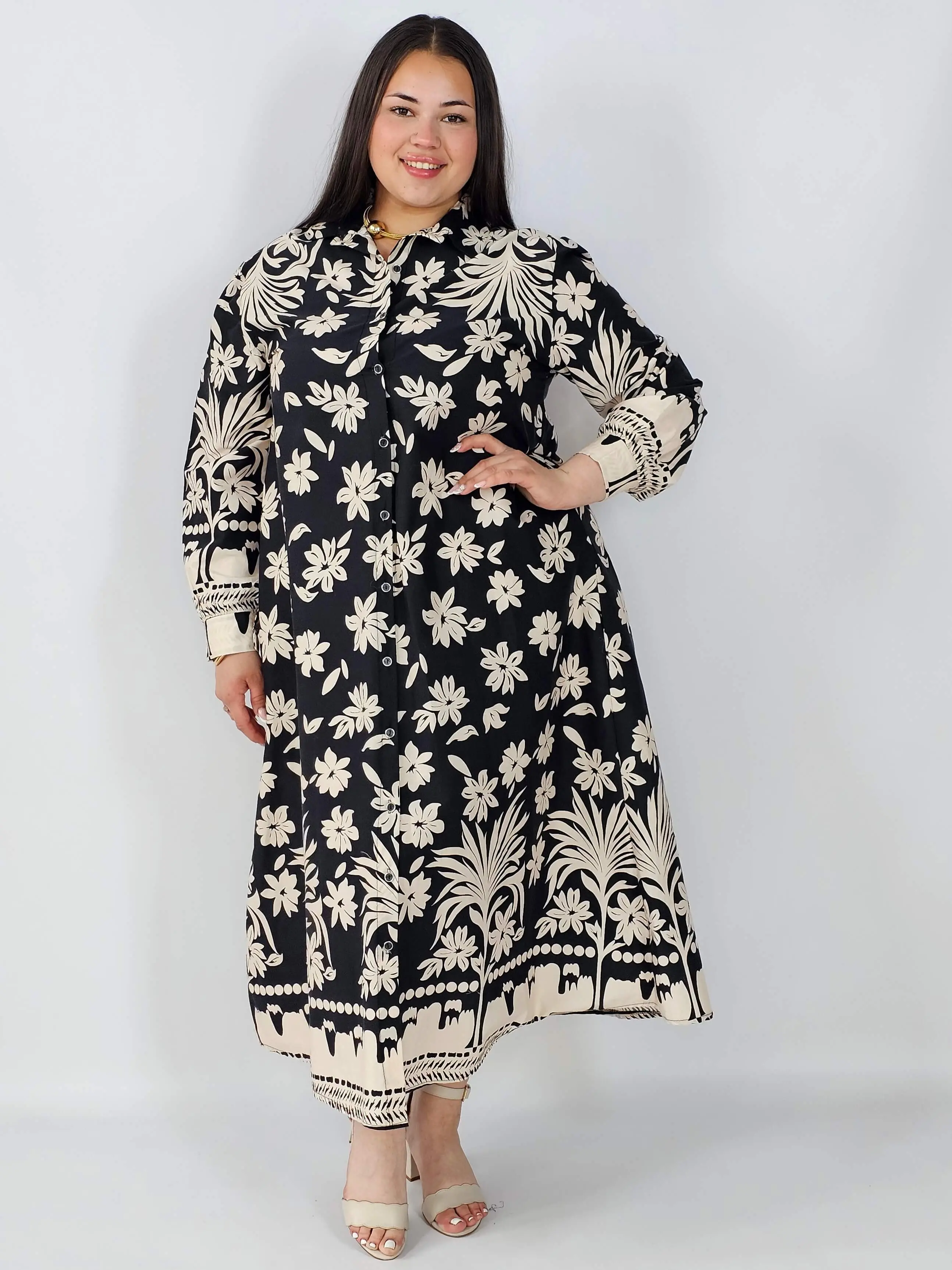 Sukienka plus size koszulowa w kwiatowy wzór – elegancka i wygodna - Image 5