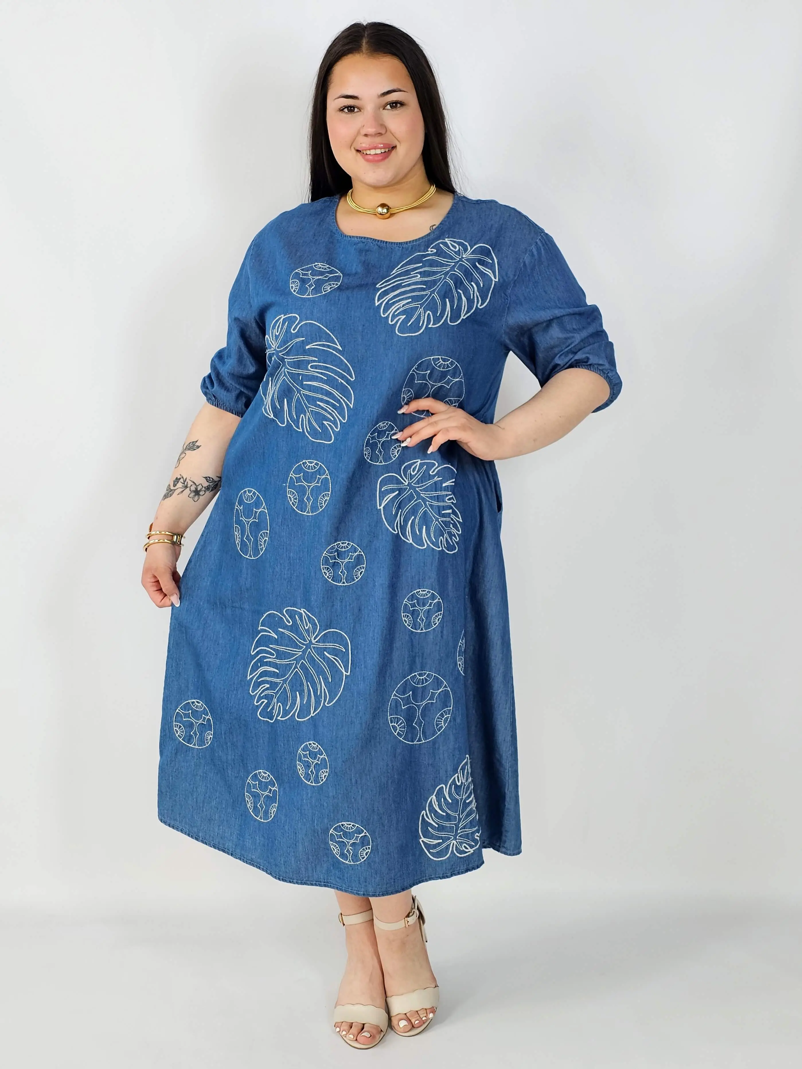 Sukienka plus size, którą nosi się dla wygody, a nie tylko „na wyjście” - Image 3