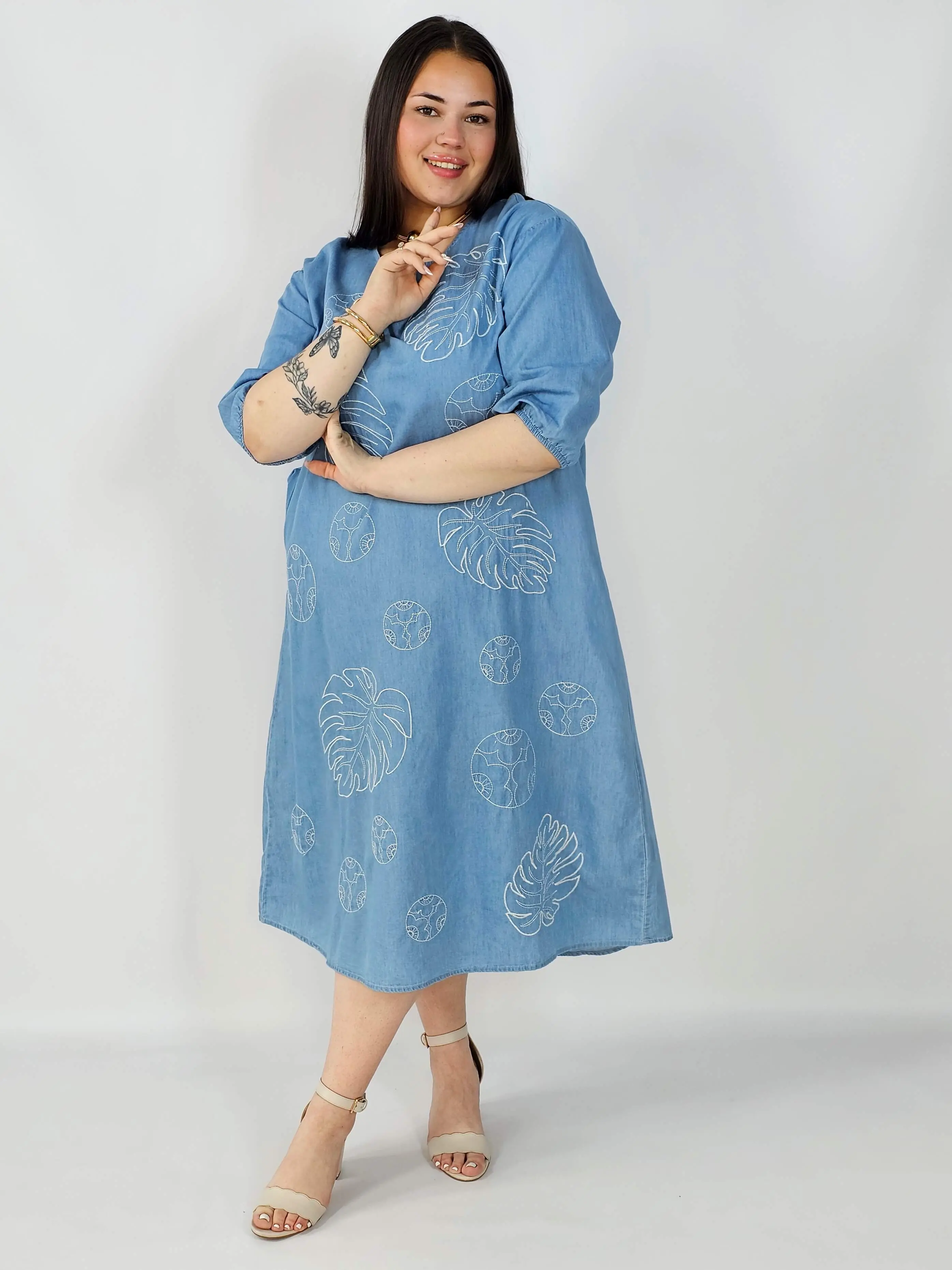 Sukienka plus size, którą nosi się dla wygody, a nie tylko „na wyjście” - Image 7