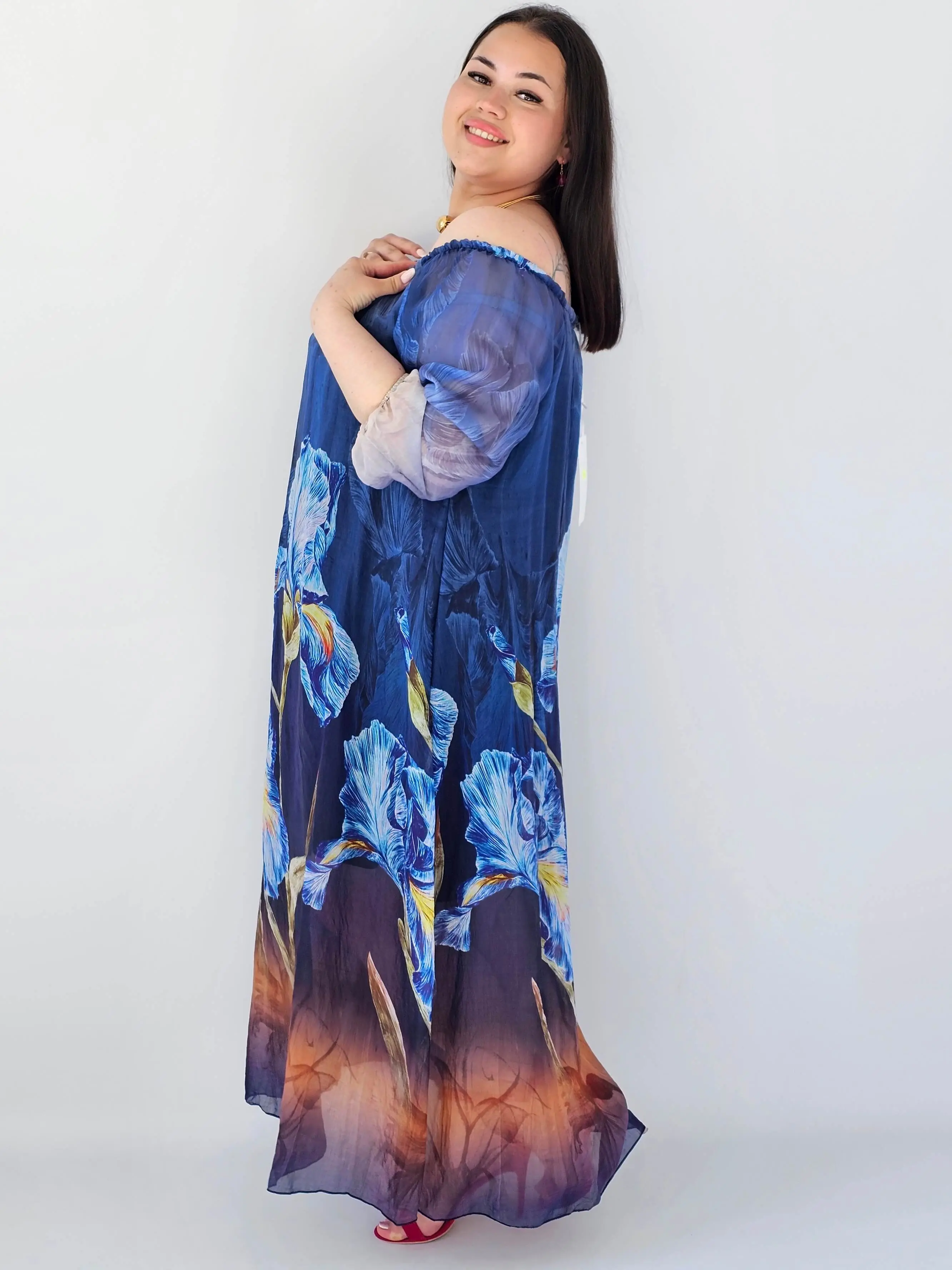 Sukienka plus size maxi hiszpanka z kwiatowym printem w odcieniach niebieskiego - Image 2