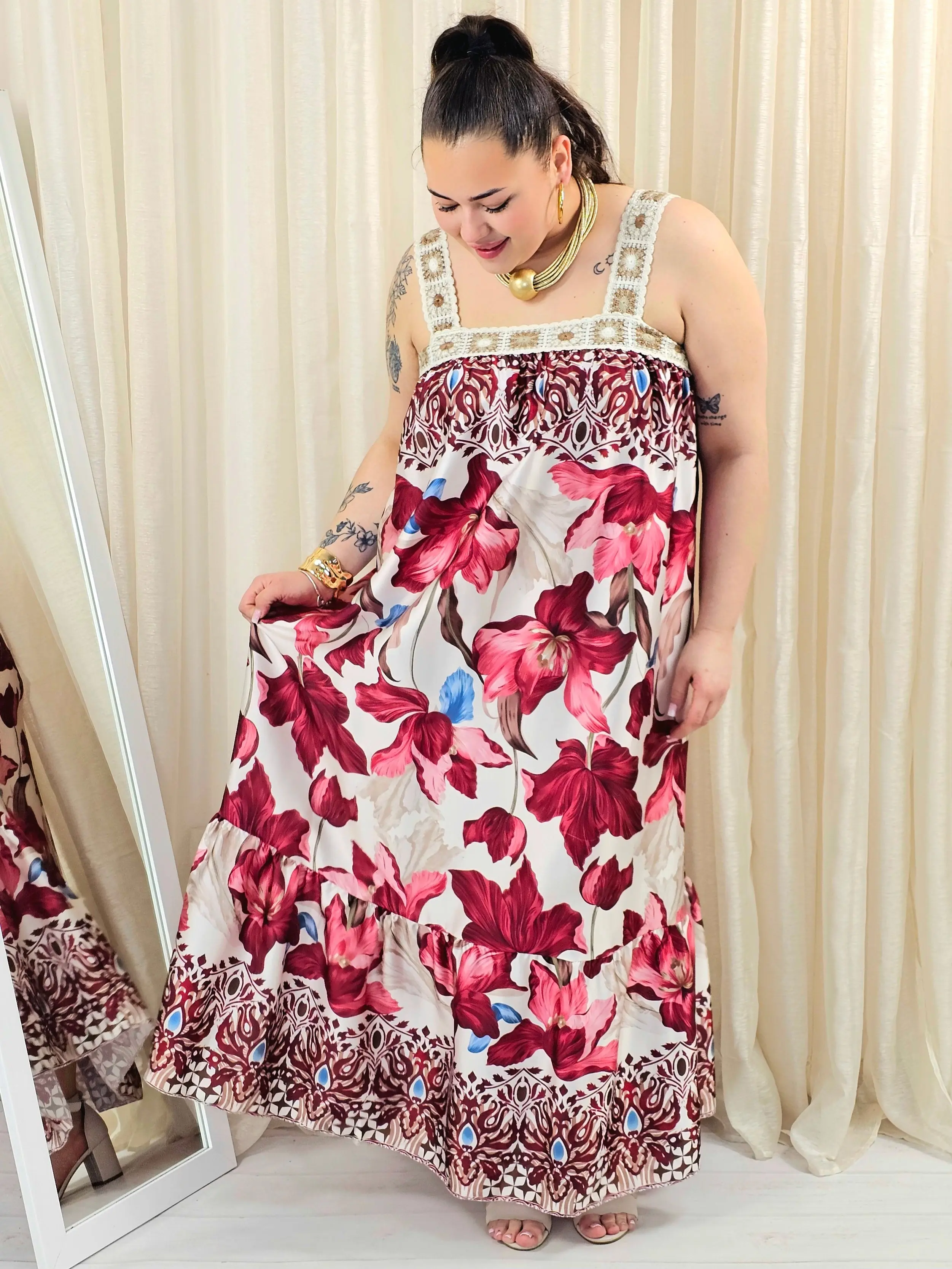 Sukienka plus size maxi na szerokich ramiączkach - Image 5