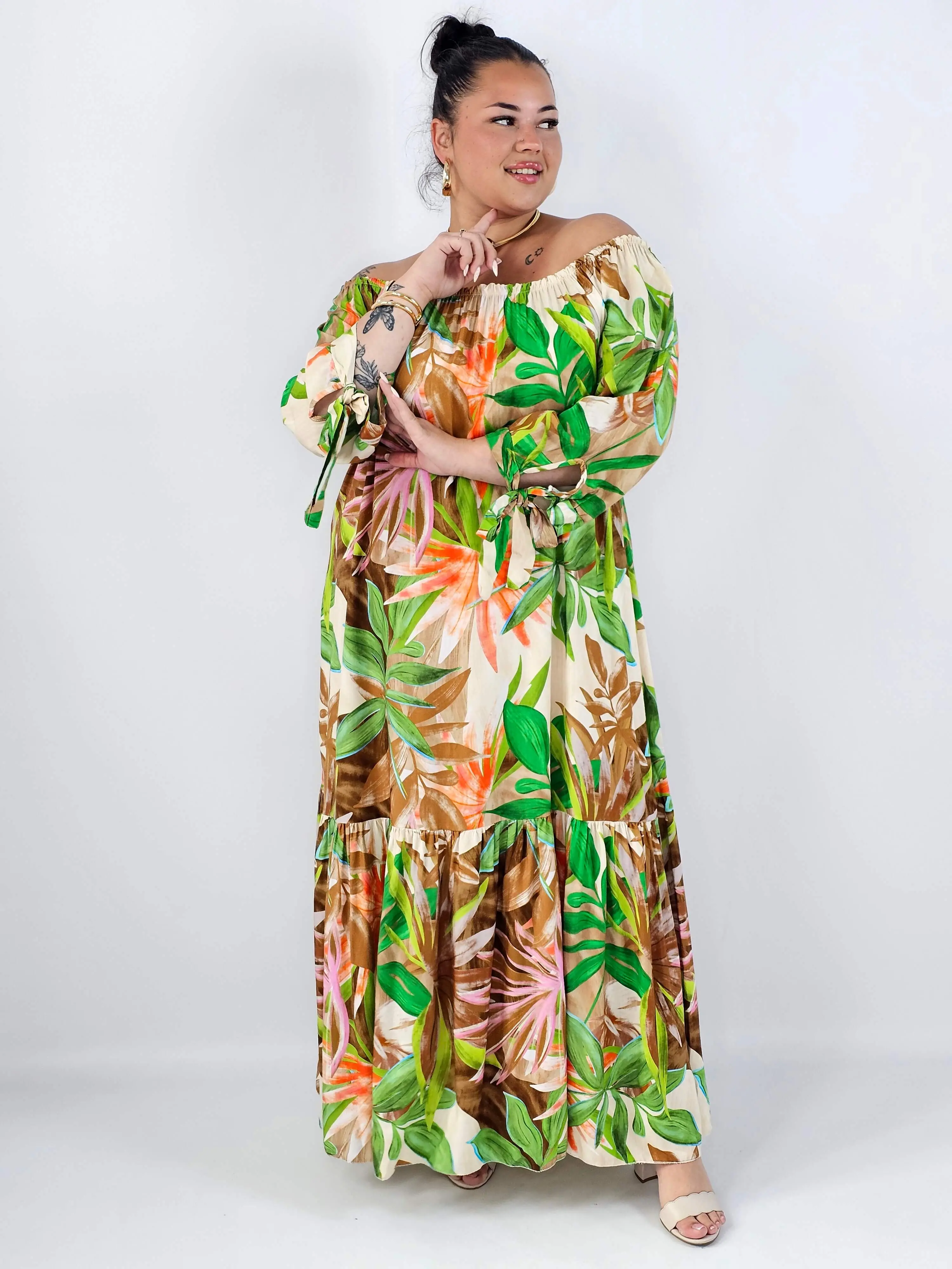 Sukienka plus size maxi w liście – zwiewna sukienka XXL hiszpanka