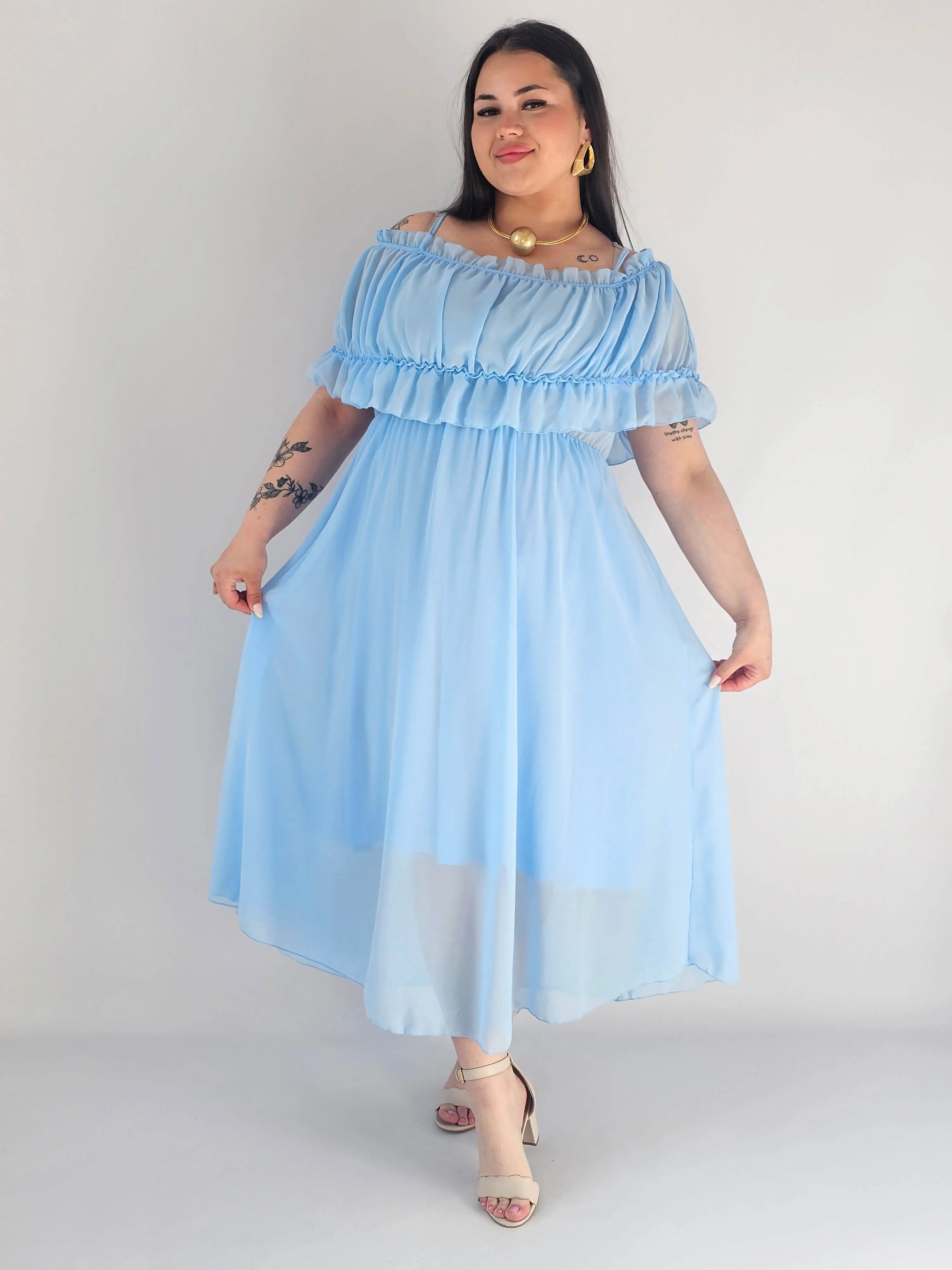 Sukienka plus size midi z falbaną i ramiączkami - Image 7