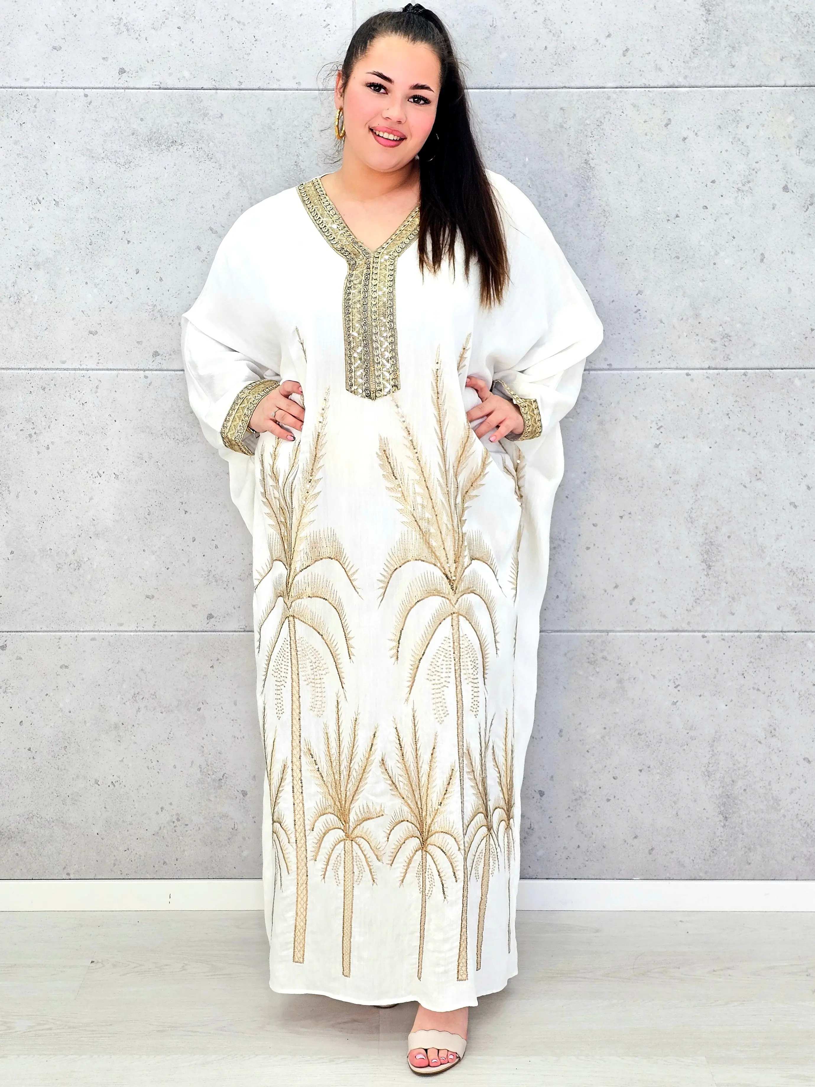 Sukienka plus size maxi z haftem – elegancka sukienka XXL - Image 7