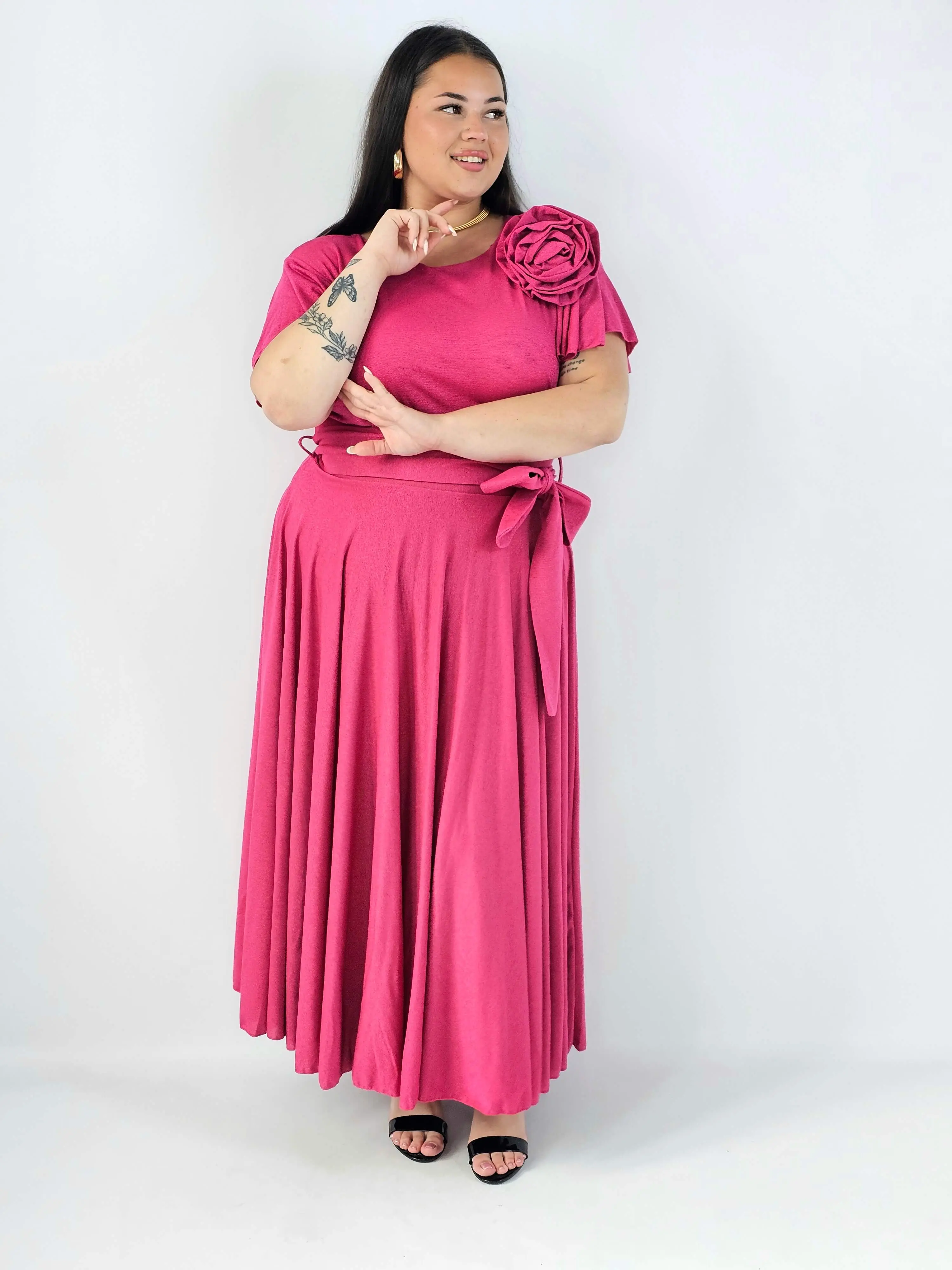 Sukienka plus size maxi z kwiatem XXL – elegancka sukienka wieczorowa - Image 12