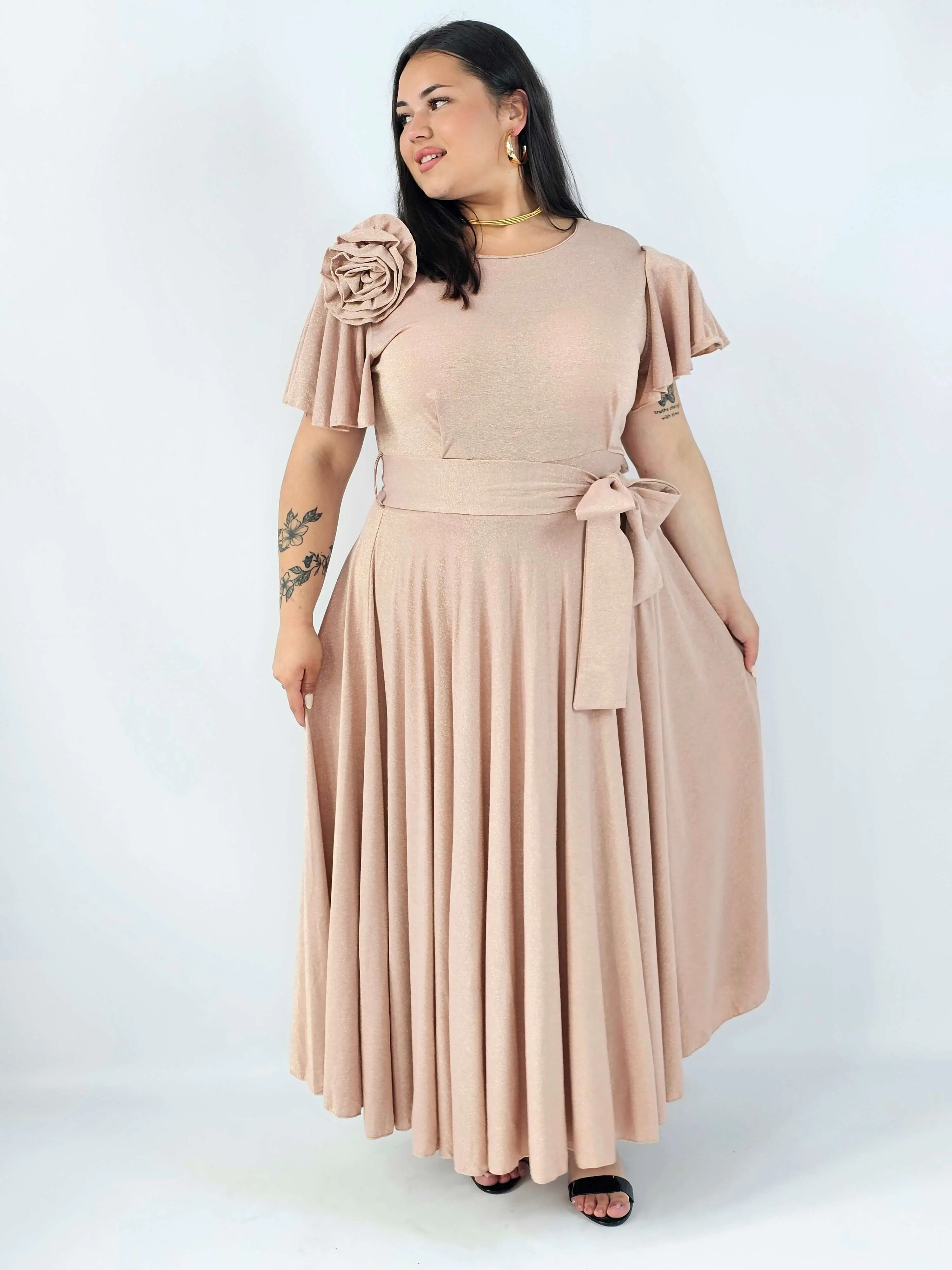 Sukienka plus size maxi z kwiatem XXL – elegancka sukienka wieczorowa - Image 3