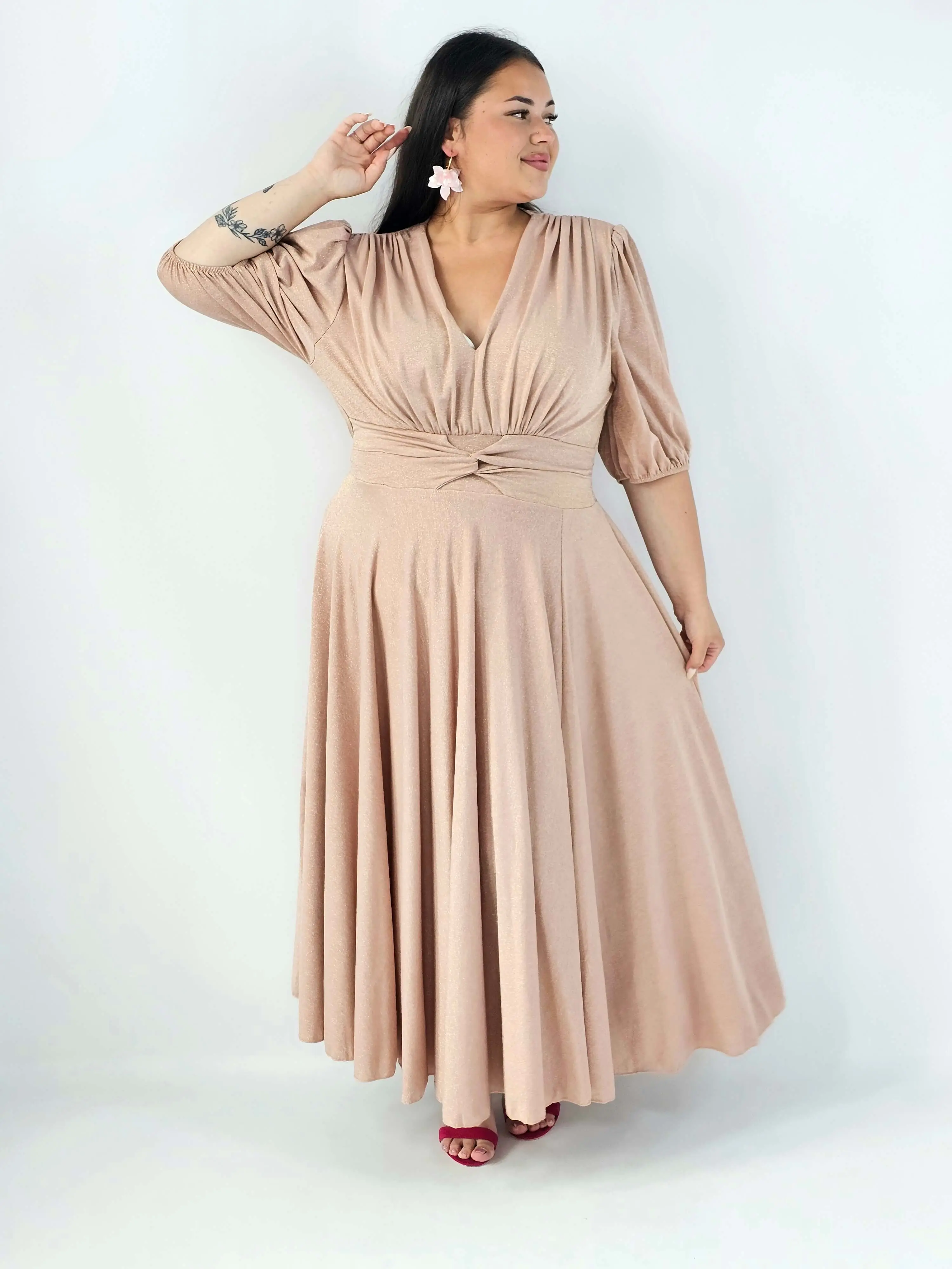 Sukienka plus size maxi z połyskiem XXL – elegancka sukienka wieczorowa