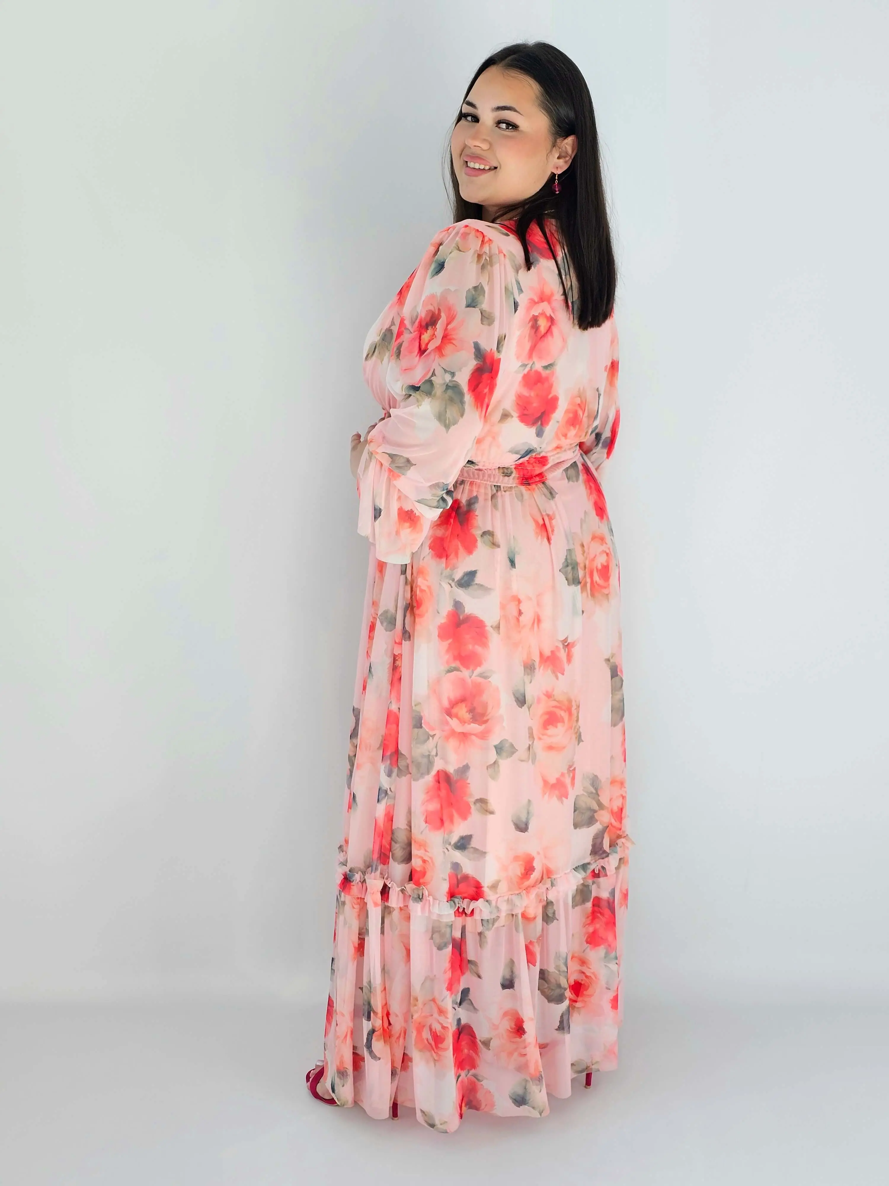 Sukienka plus size midi w kwiatowy print – elegancka i zwiewna propozycja dla kobiet XXL - Image 10
