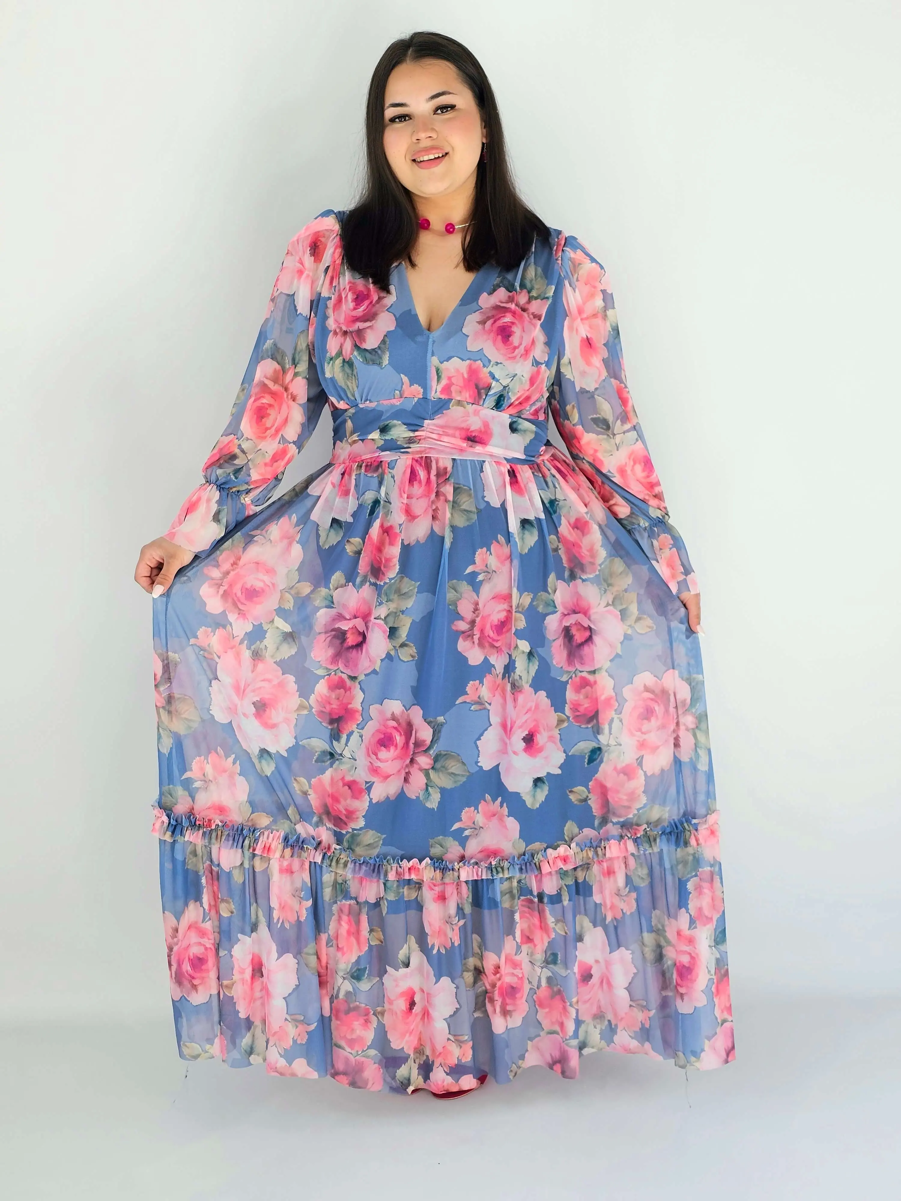 Sukienka plus size midi w kwiatowy print – elegancka i zwiewna propozycja dla kobiet XXL - Image 17