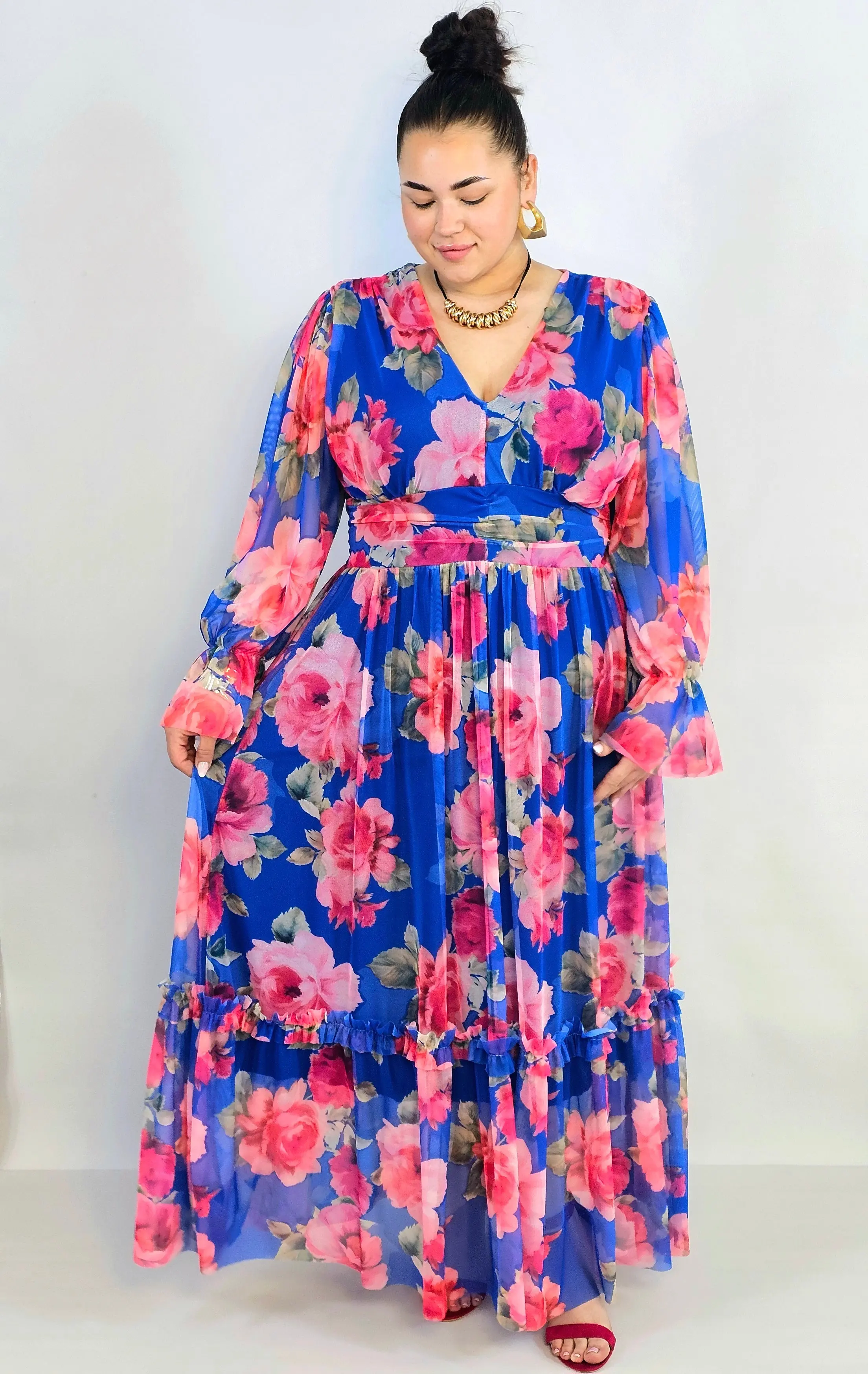 Sukienka plus size midi w kwiatowy print – elegancka i zwiewna propozycja dla kobiet XXL - Image 3