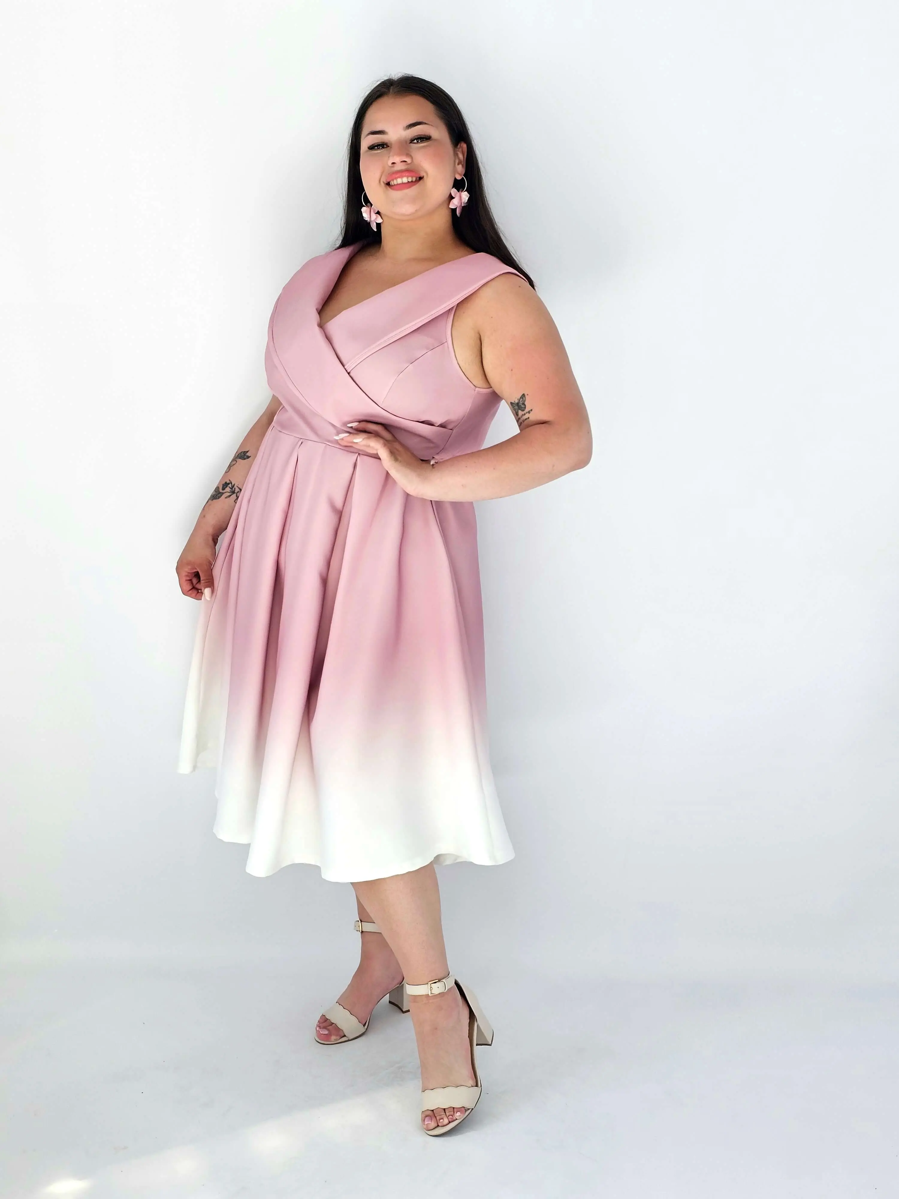 Sukienka Plus Size Ombre Rozkloszowana – Cudowna I Wyjątkowa Kreacja, Która Zachwyca Elegancją - Image 11