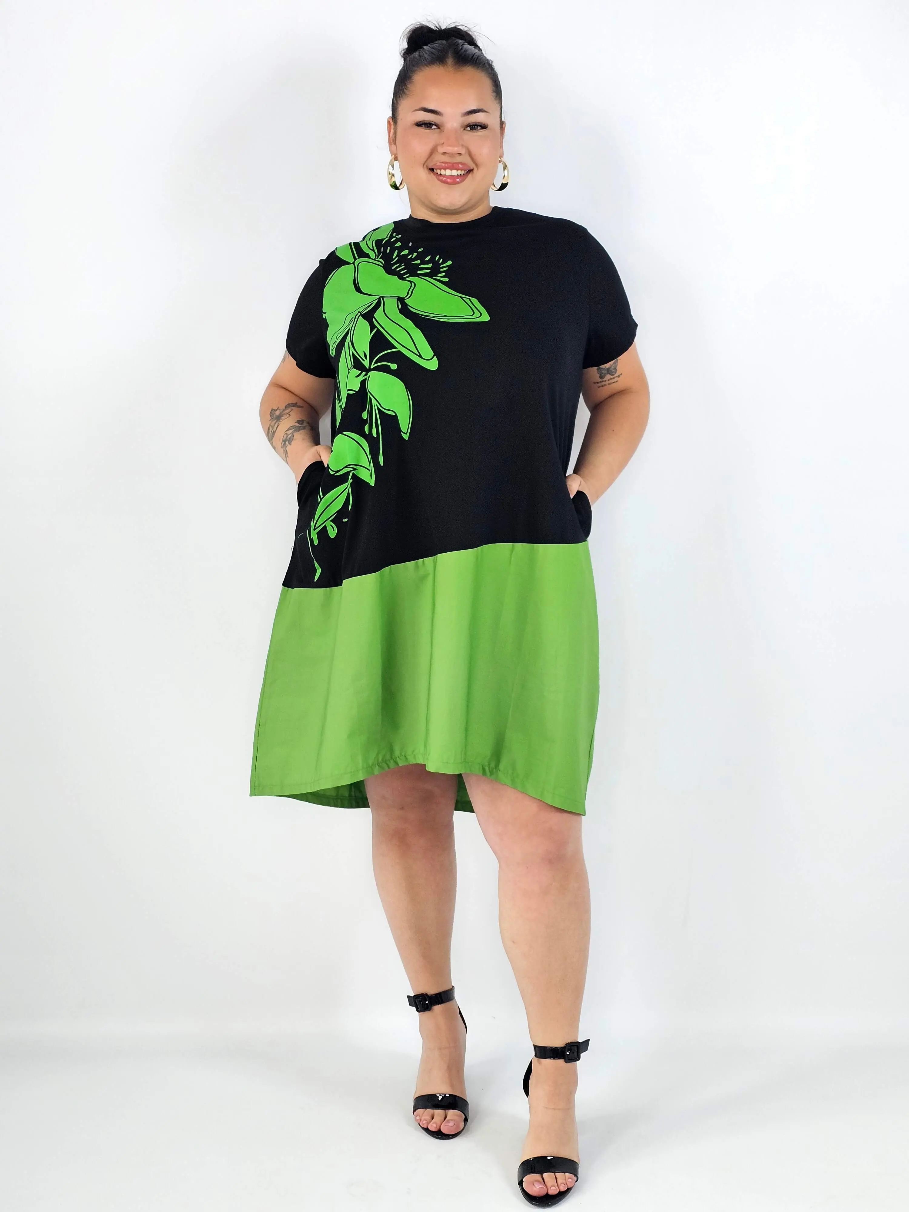 Sukienka plus size oversize z motywem kwiatowym – modna sukienka XXL