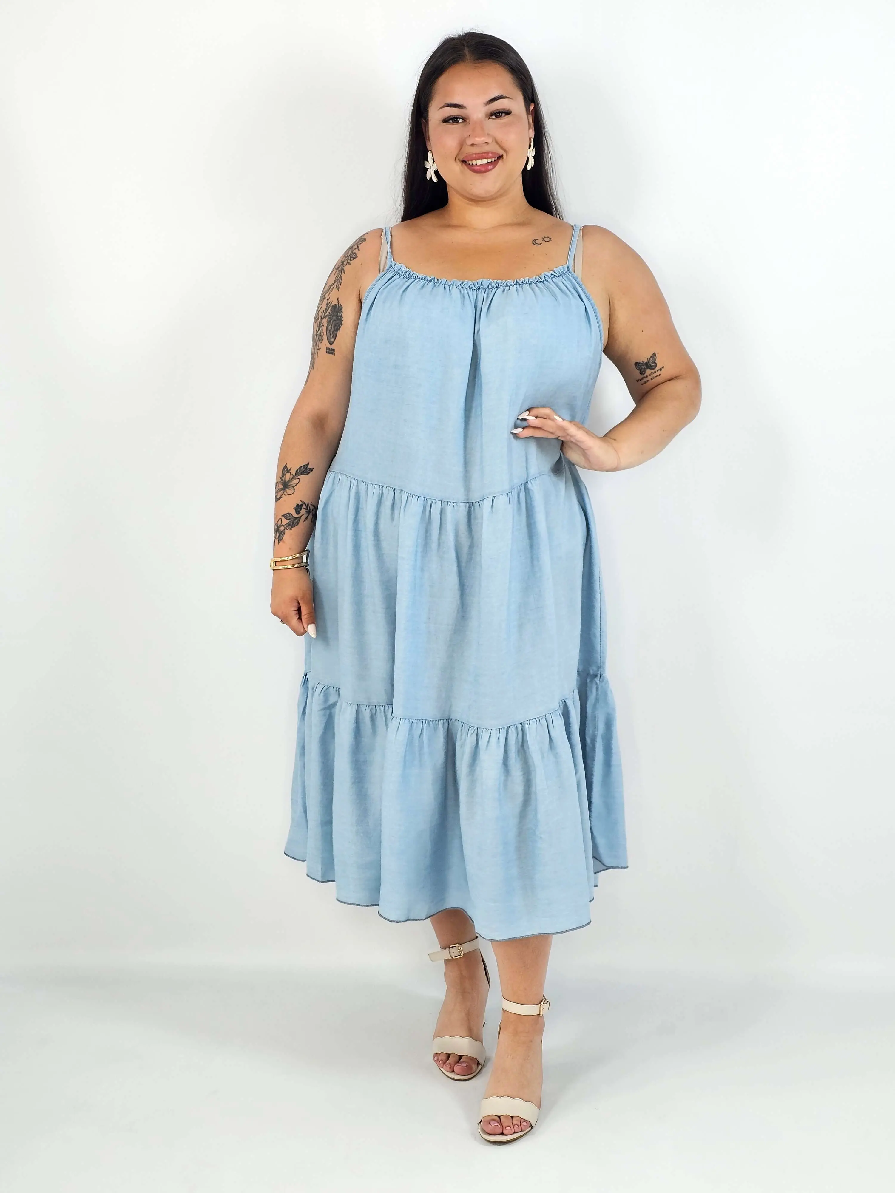 Sukienka plus size rozkloszowana na ramiączkach z falbanami XXL - Image 2