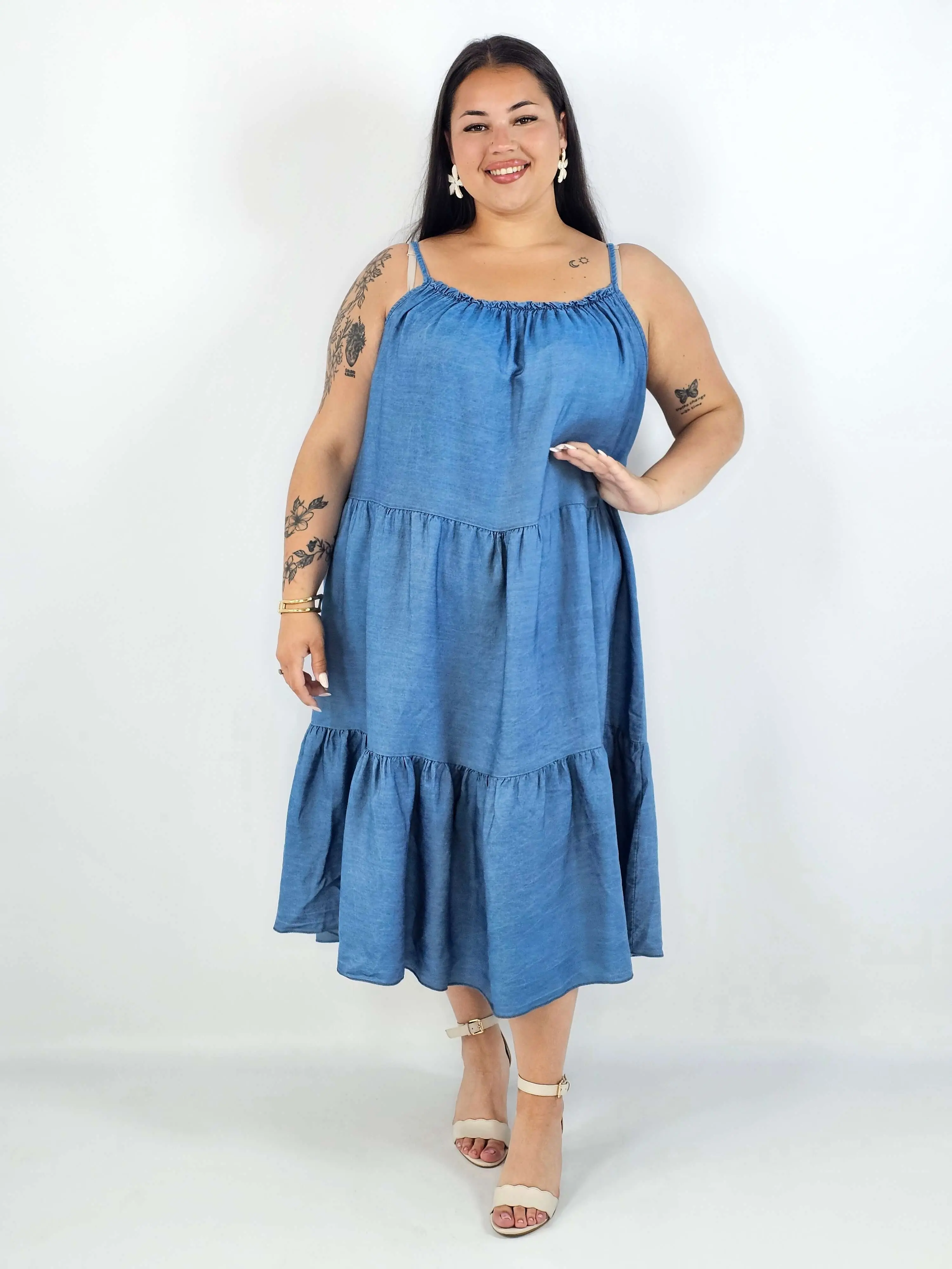 Sukienka plus size rozkloszowana na ramiączkach z falbanami XXL - Image 5
