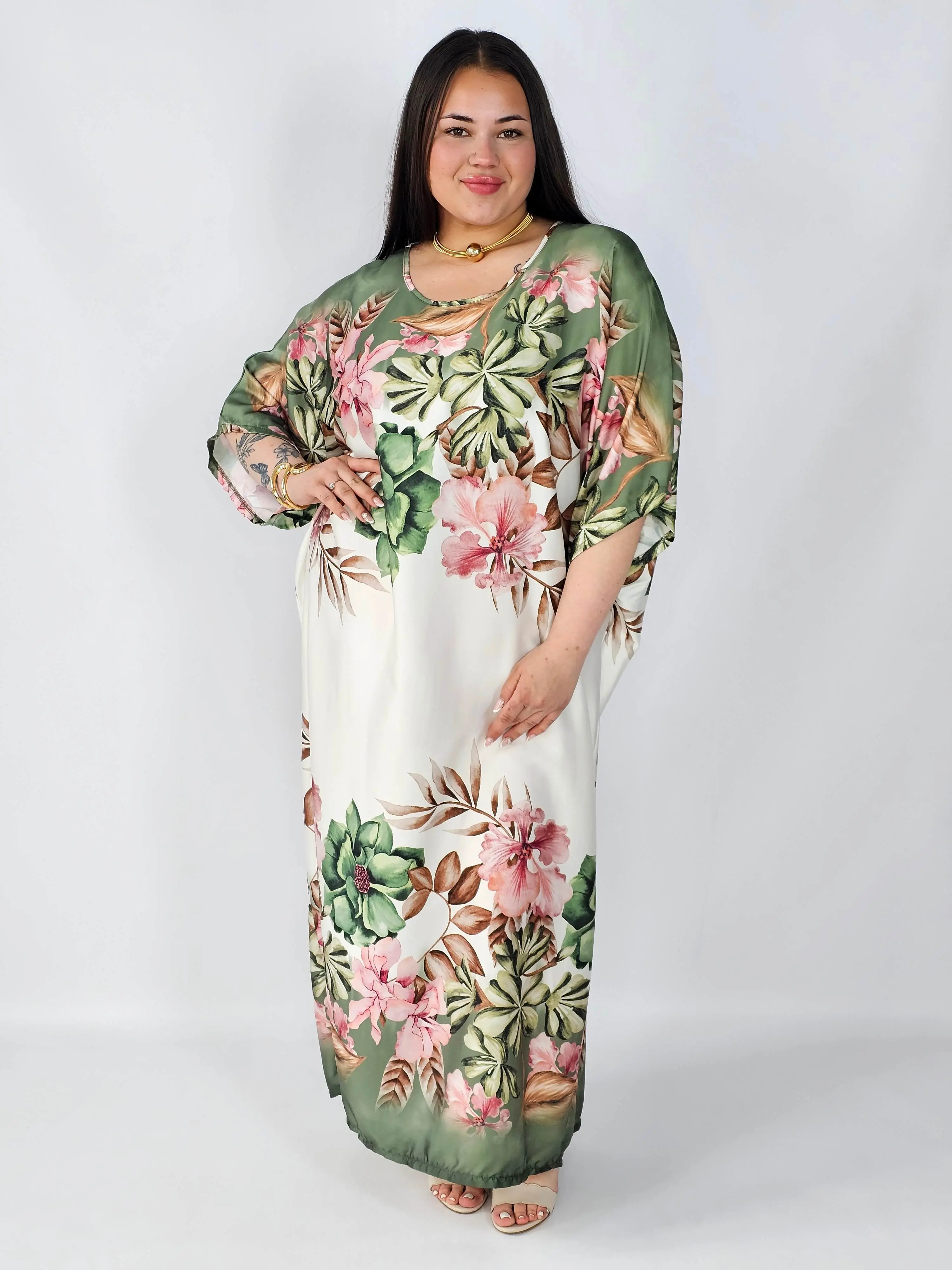 Sukienka plus size satynowa – elegancka sukienka XXL z połyskiem