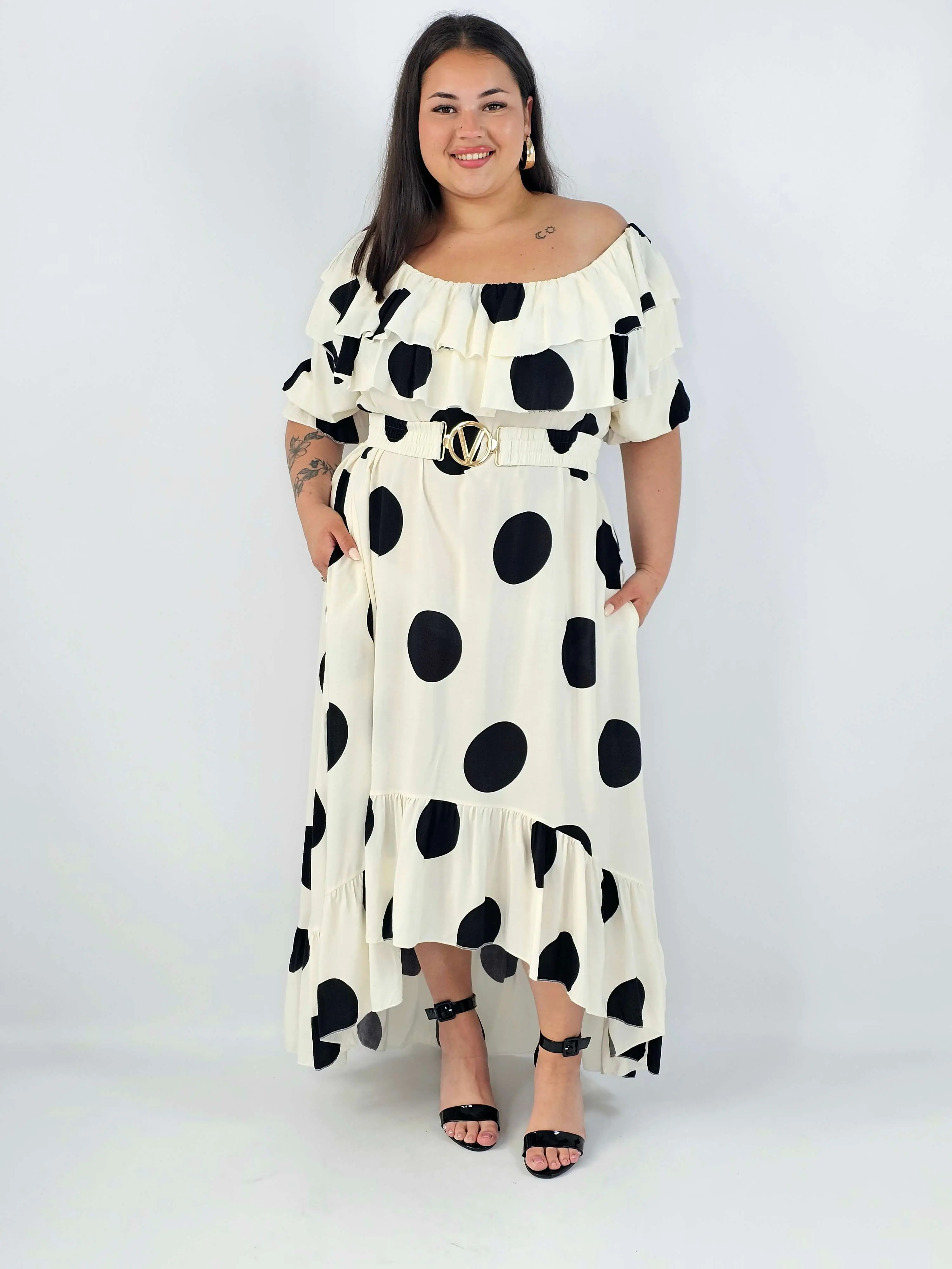Sukienka plus size w grochy XXL – hiszpanka maxi z falbanami - Image 6