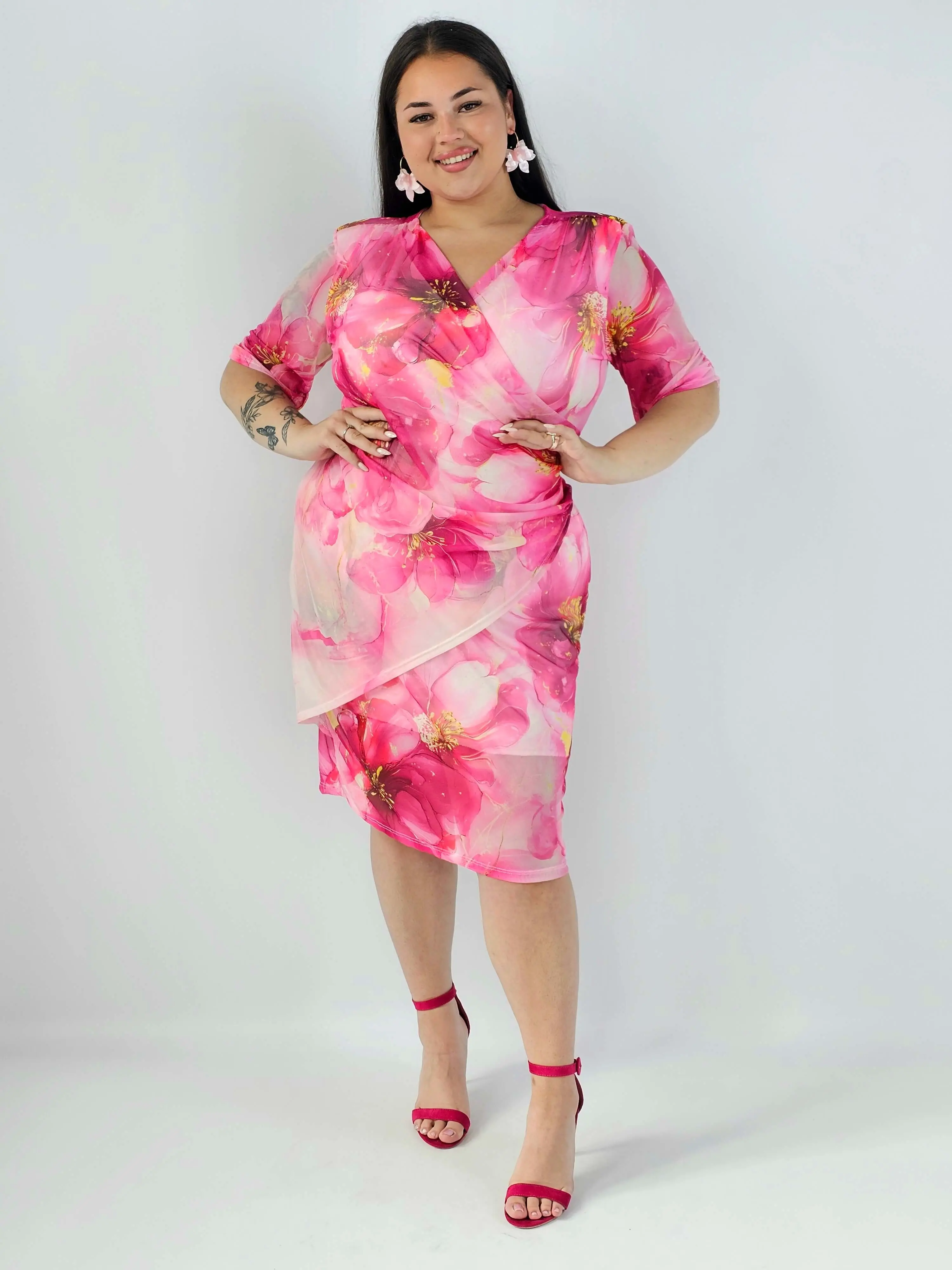 Sukienka plus size w kwiaty XXL – elegancka sukienka kopertowa z siateczką - Image 3