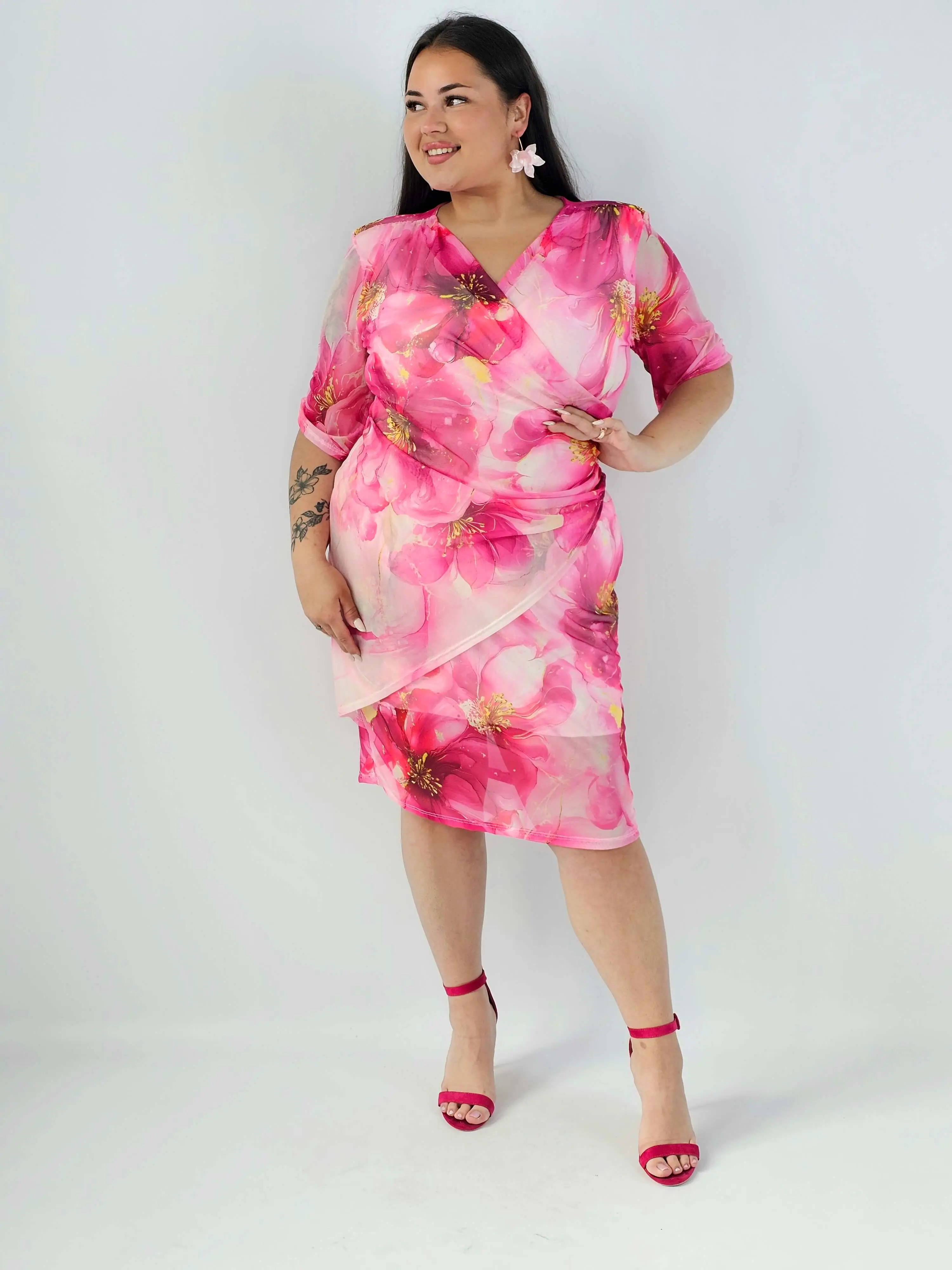 Sukienka plus size w kwiaty XXL – elegancka sukienka kopertowa z siateczką - Image 4