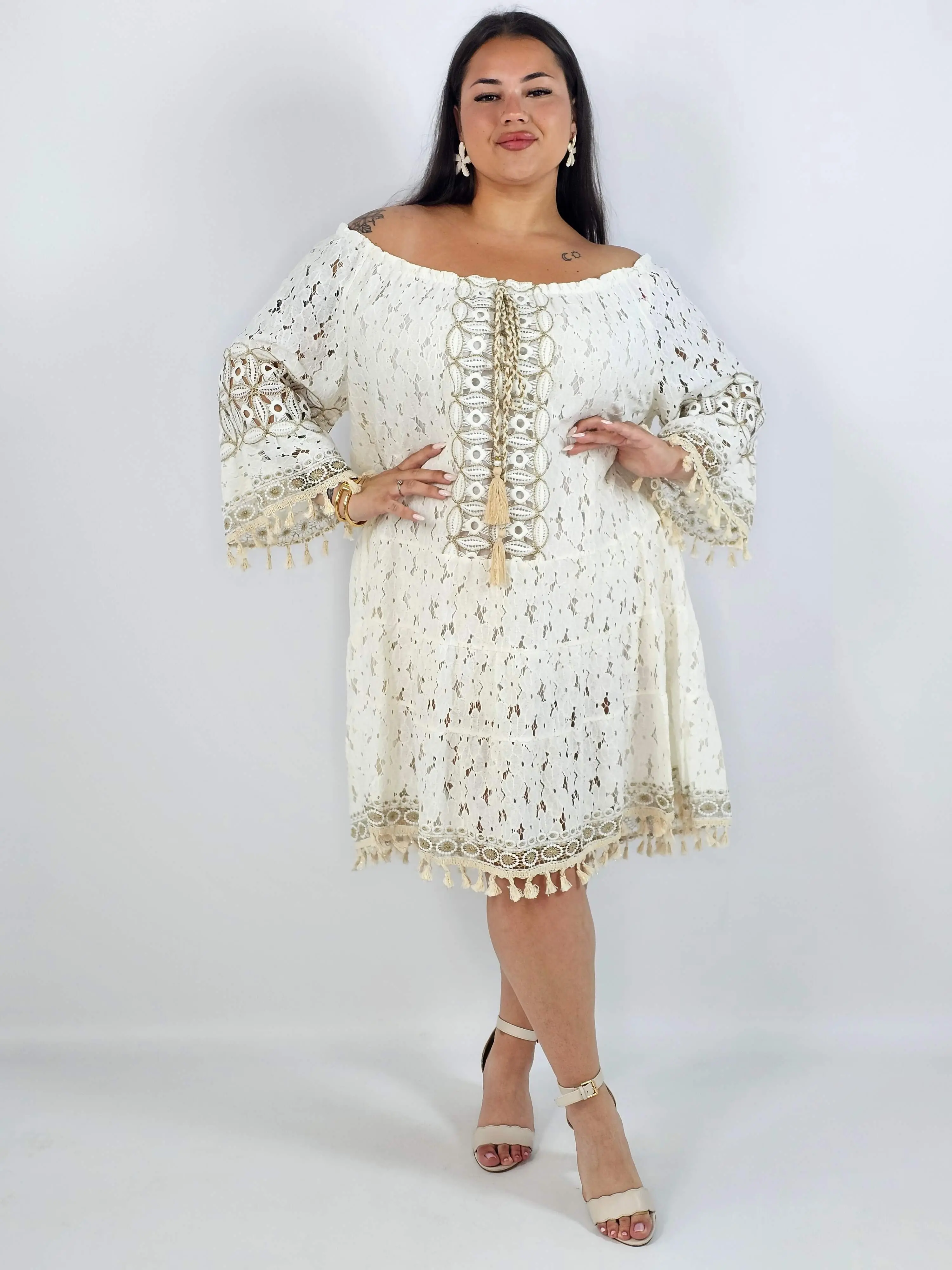 Sukienka plus size z ażurowej koronki – lekka, naturalna i kobieca - Image 5