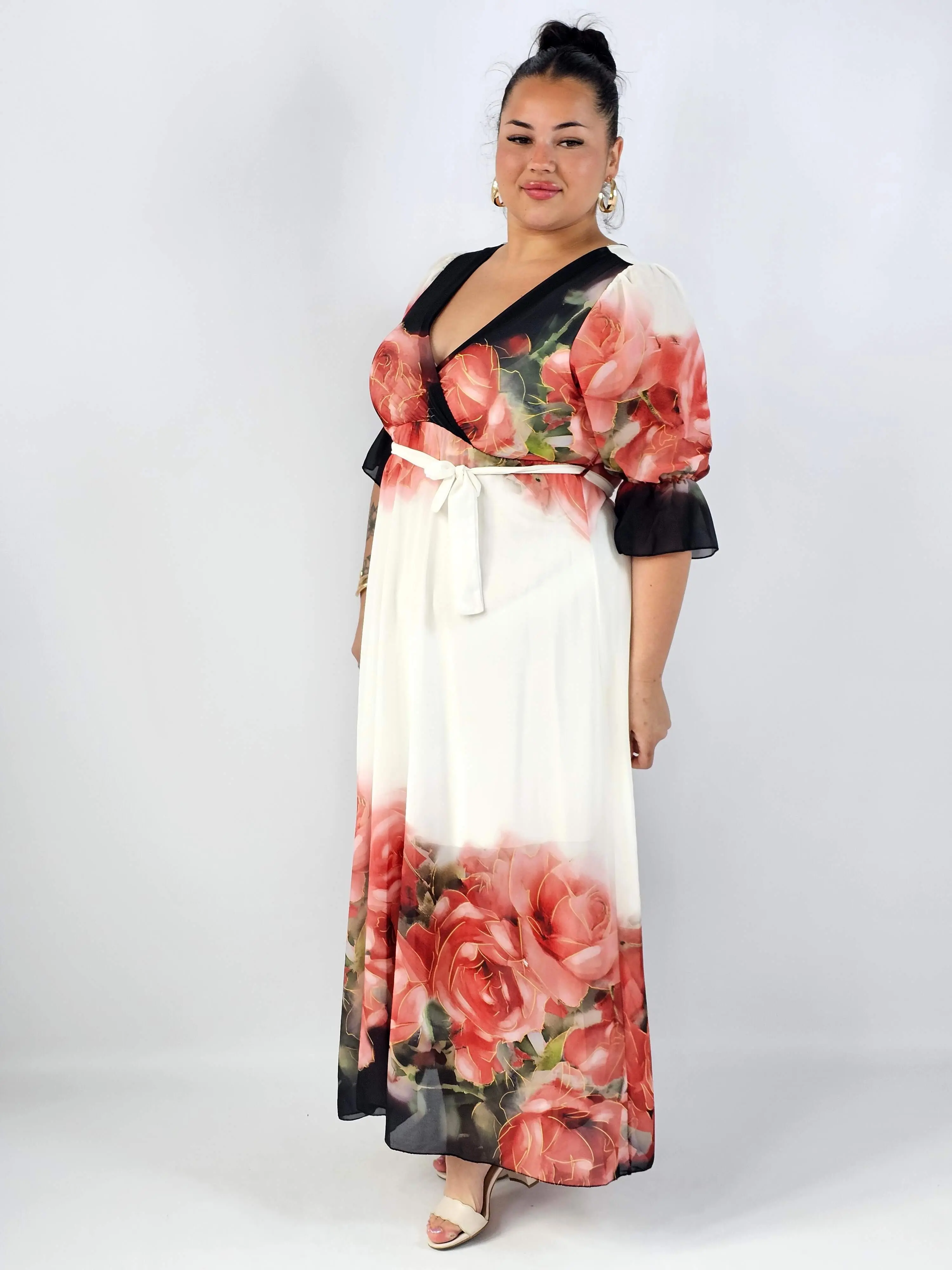 Sukienka kopertowa maxi StylowaXL – kobieca elegancja i lekkość w jednym - Image 4