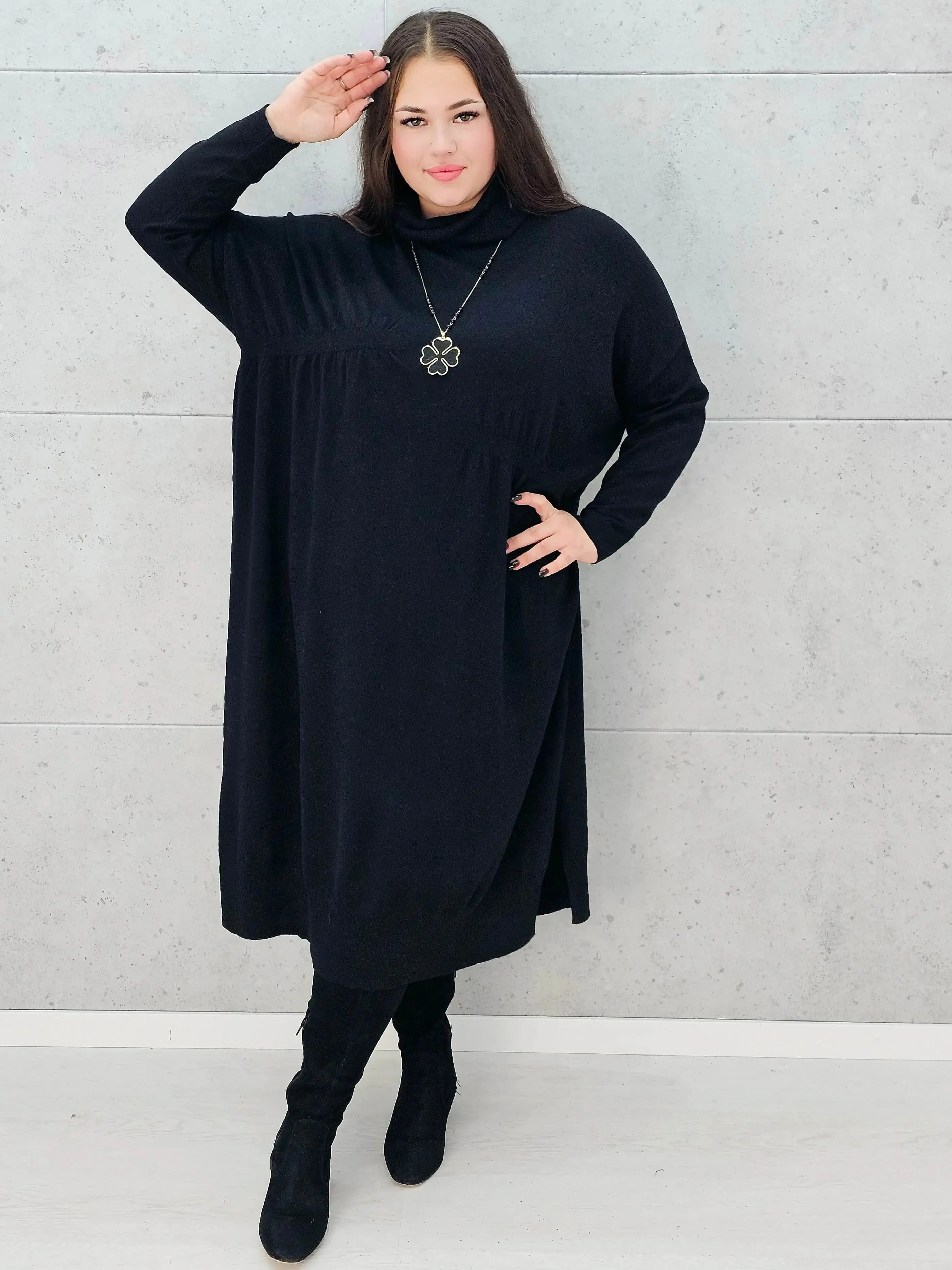 Sukienka swetrowa plus size z golfem - Image 4