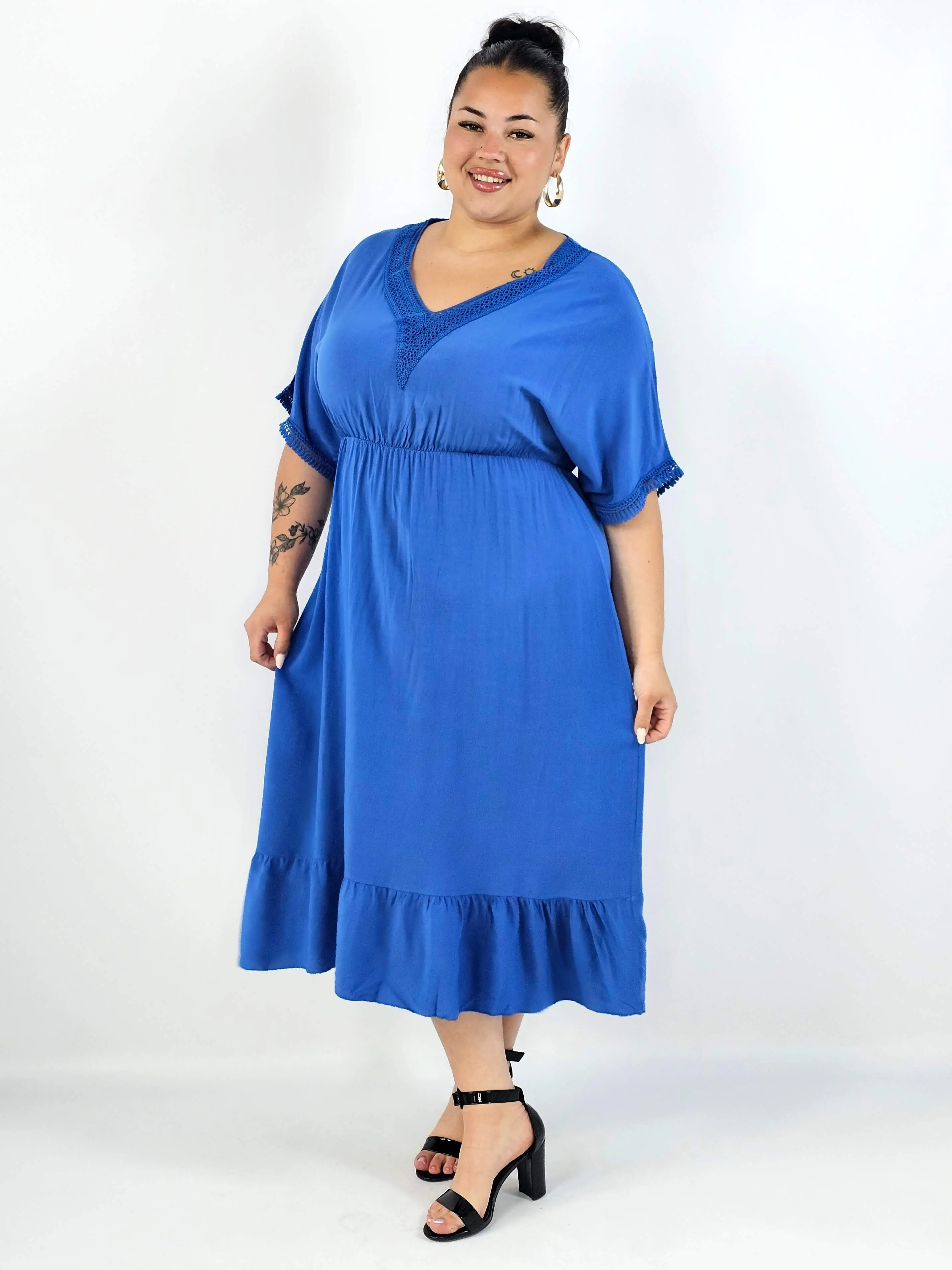 Sukienka plus size z lekkiej tkaniny – kobiecy fason dla sylwetki XXL - Image 12