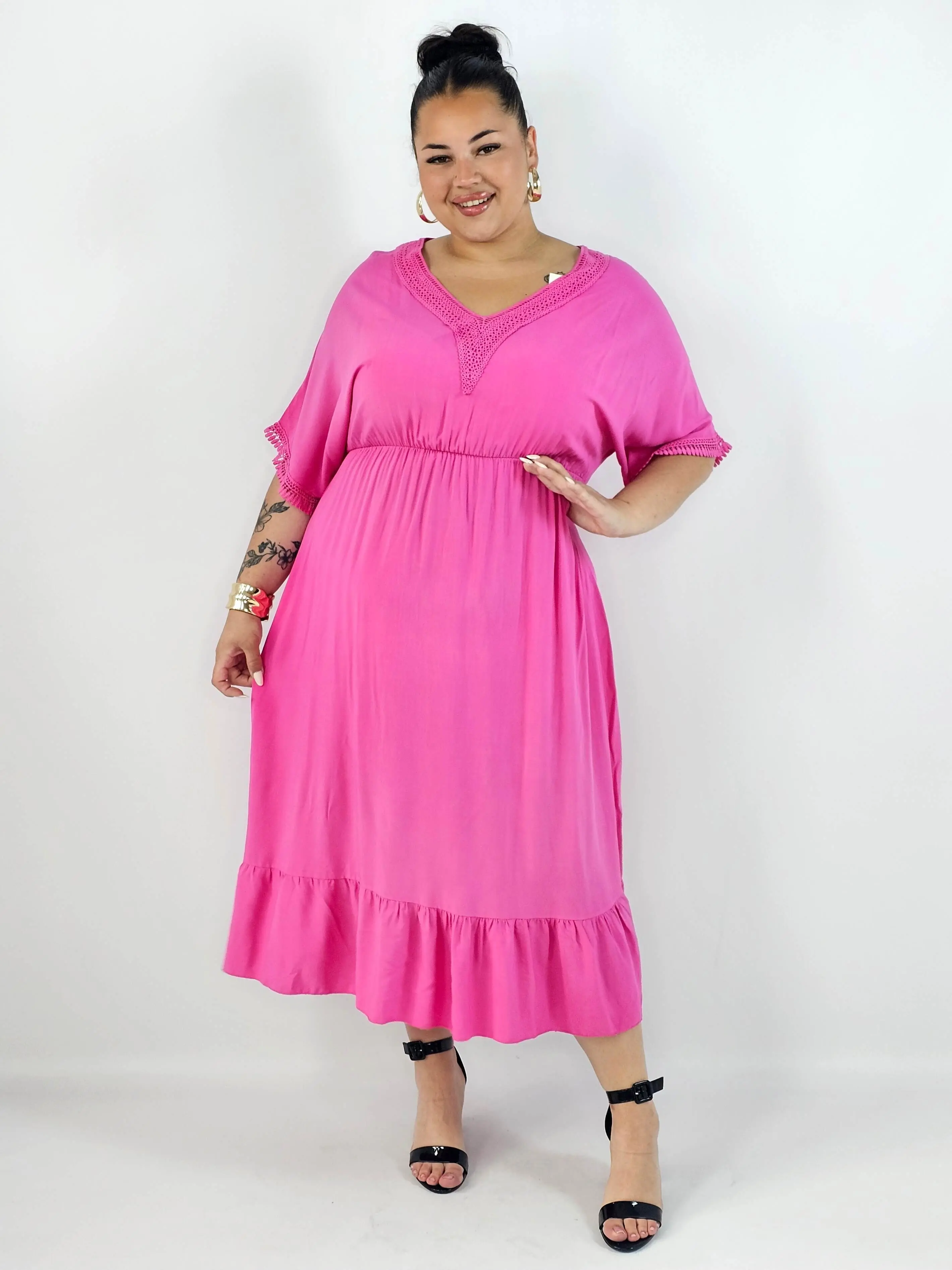 Sukienka plus size z lekkiej tkaniny – kobiecy fason dla sylwetki XXL - Image 4