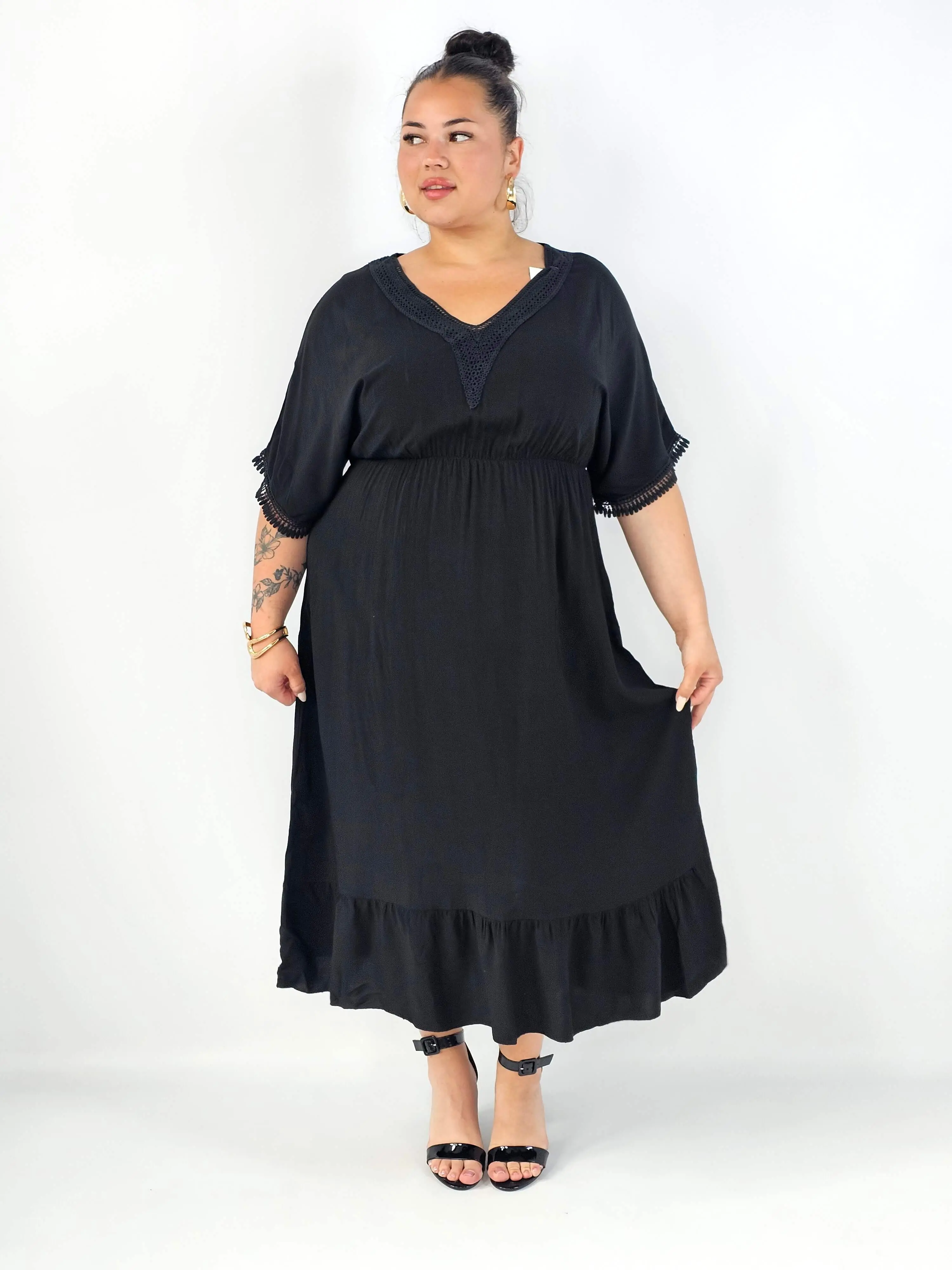 Sukienka plus size z lekkiej tkaniny – kobiecy fason dla sylwetki XXL - Image 5