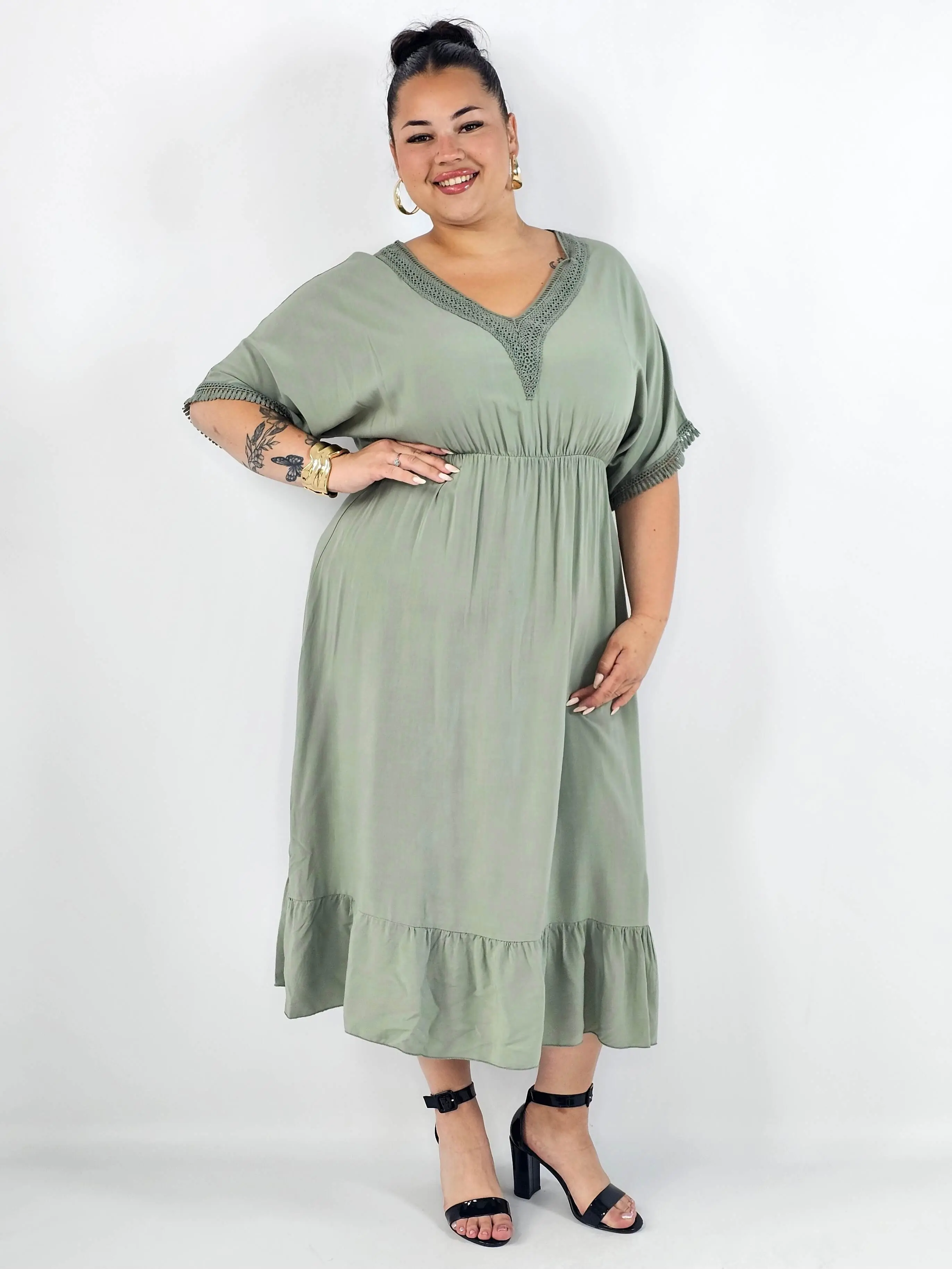 Sukienka plus size z lekkiej tkaniny – kobiecy fason dla sylwetki XXL - Image 6