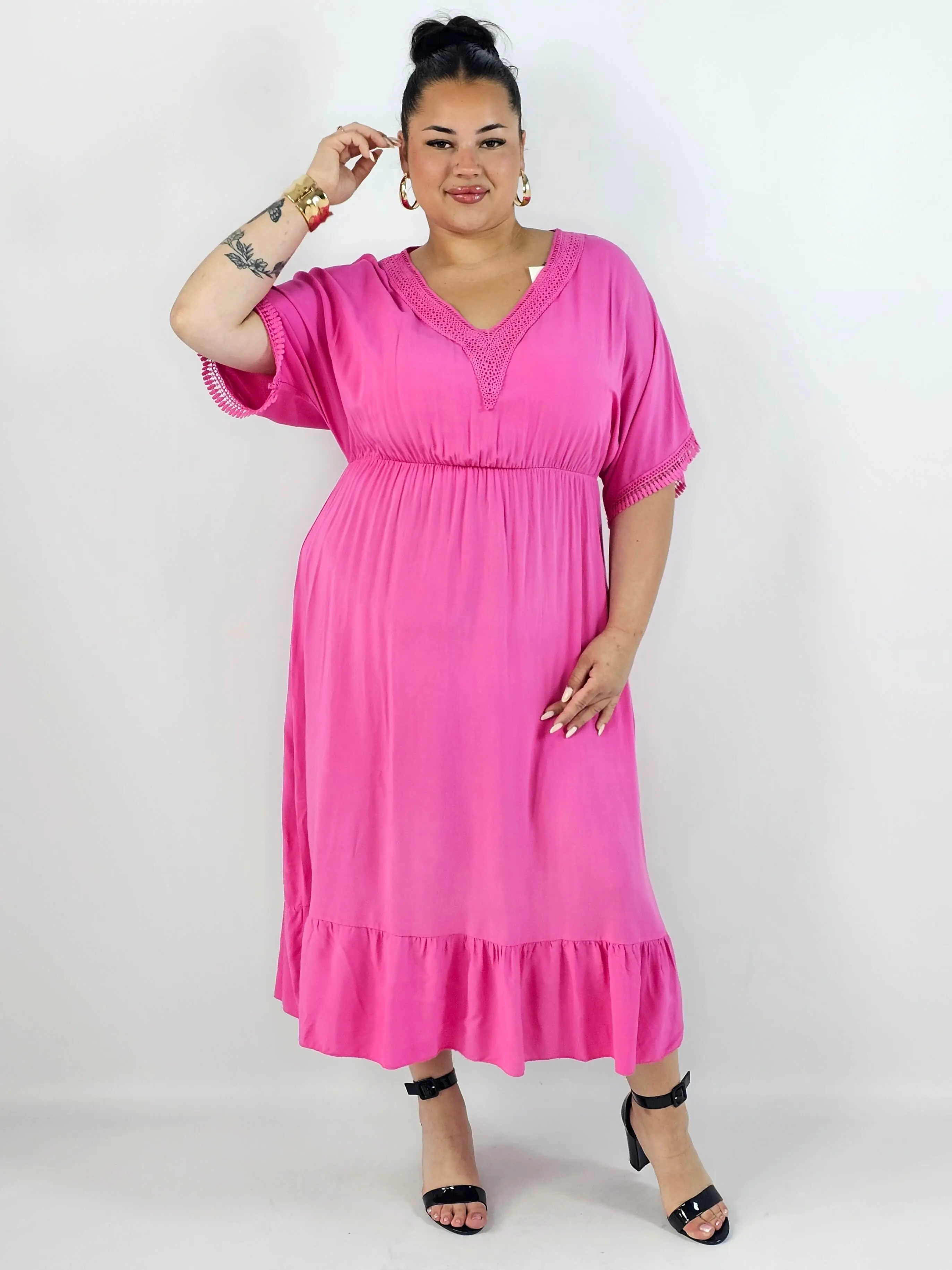 Sukienka plus size z lekkiej tkaniny – kobiecy fason dla sylwetki XXL - Image 8