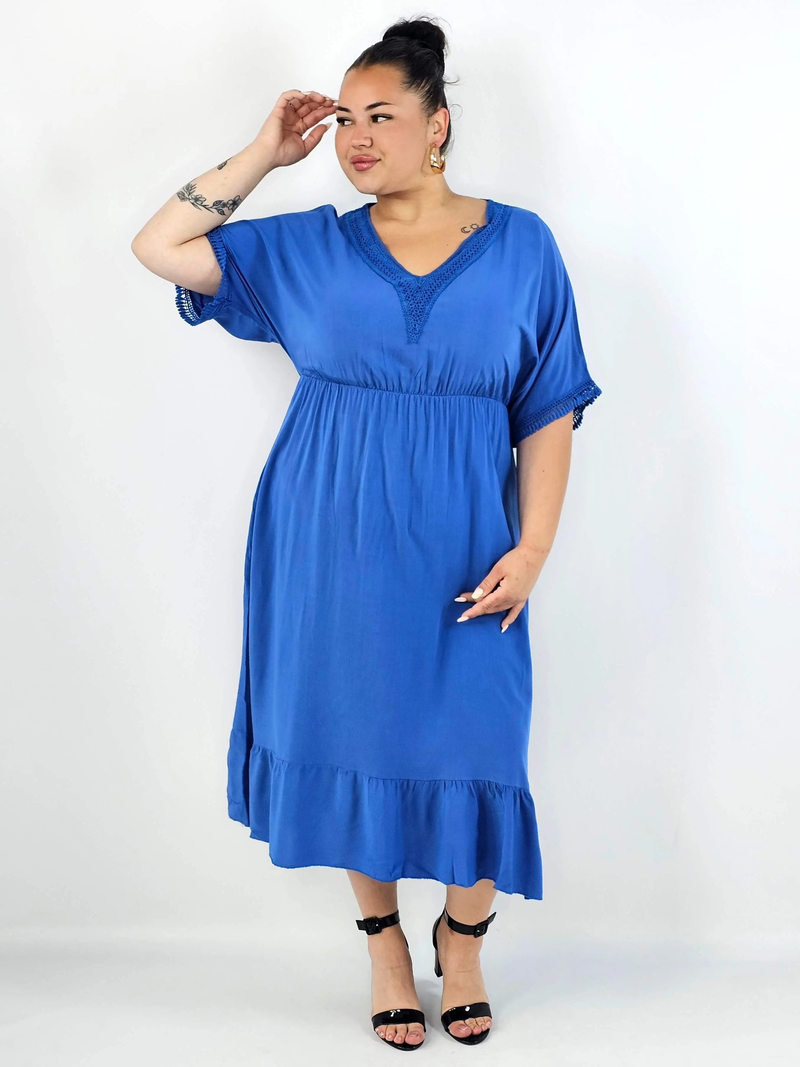 Sukienka plus size z lekkiej tkaniny – kobiecy fason dla sylwetki XXL - Image 9